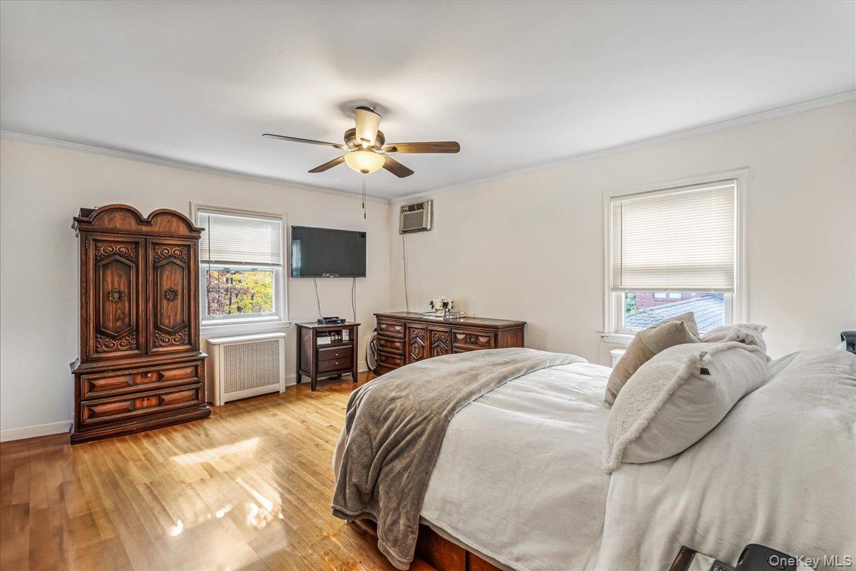 #11 photo, 186-15 Grand Central Parkway, Jamaica Estates , NY 11432