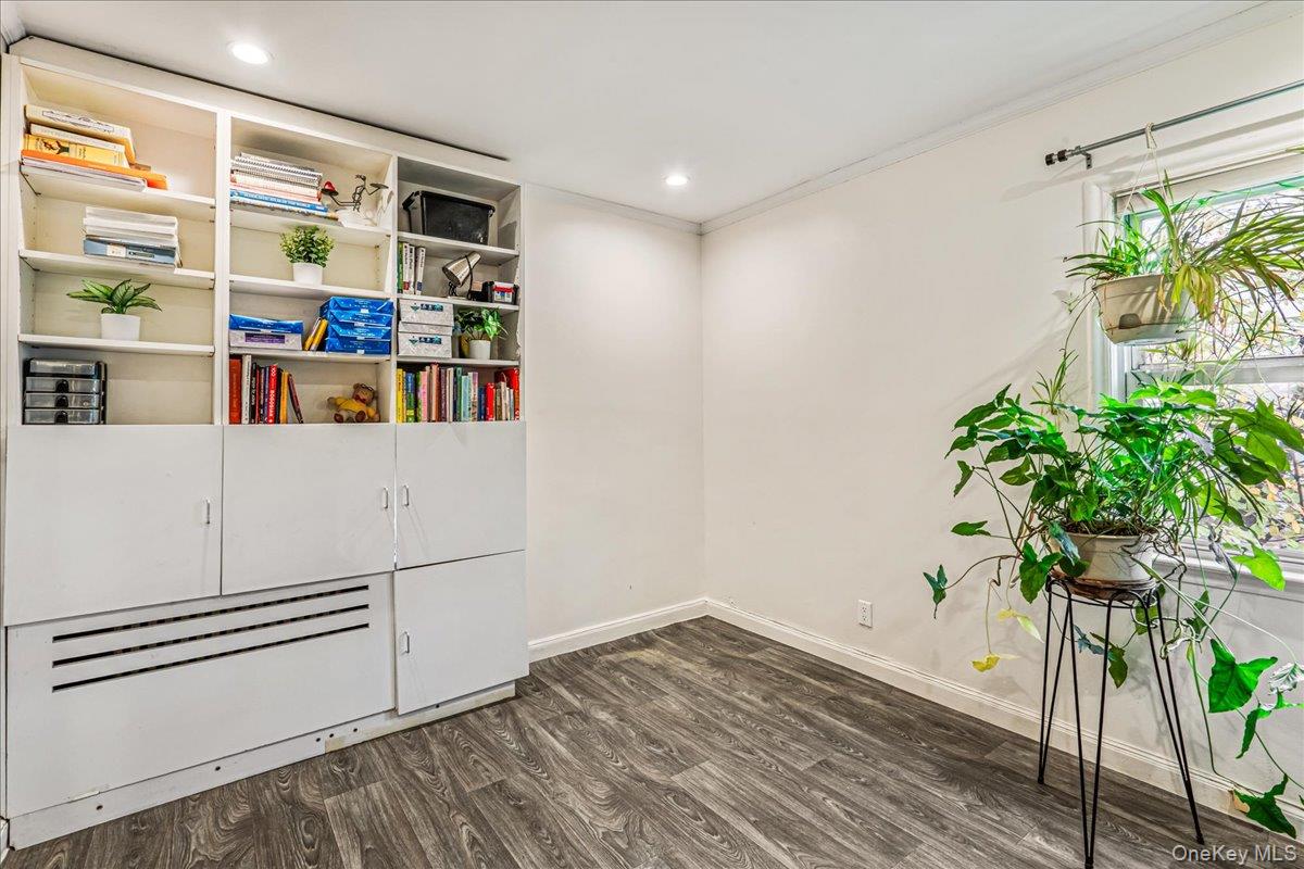 #13 photo, 186-15 Grand Central Parkway, Jamaica Estates , NY 11432