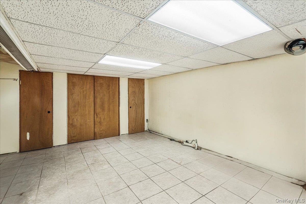 #15 photo, 186-15 Grand Central Parkway, Jamaica Estates , NY 11432