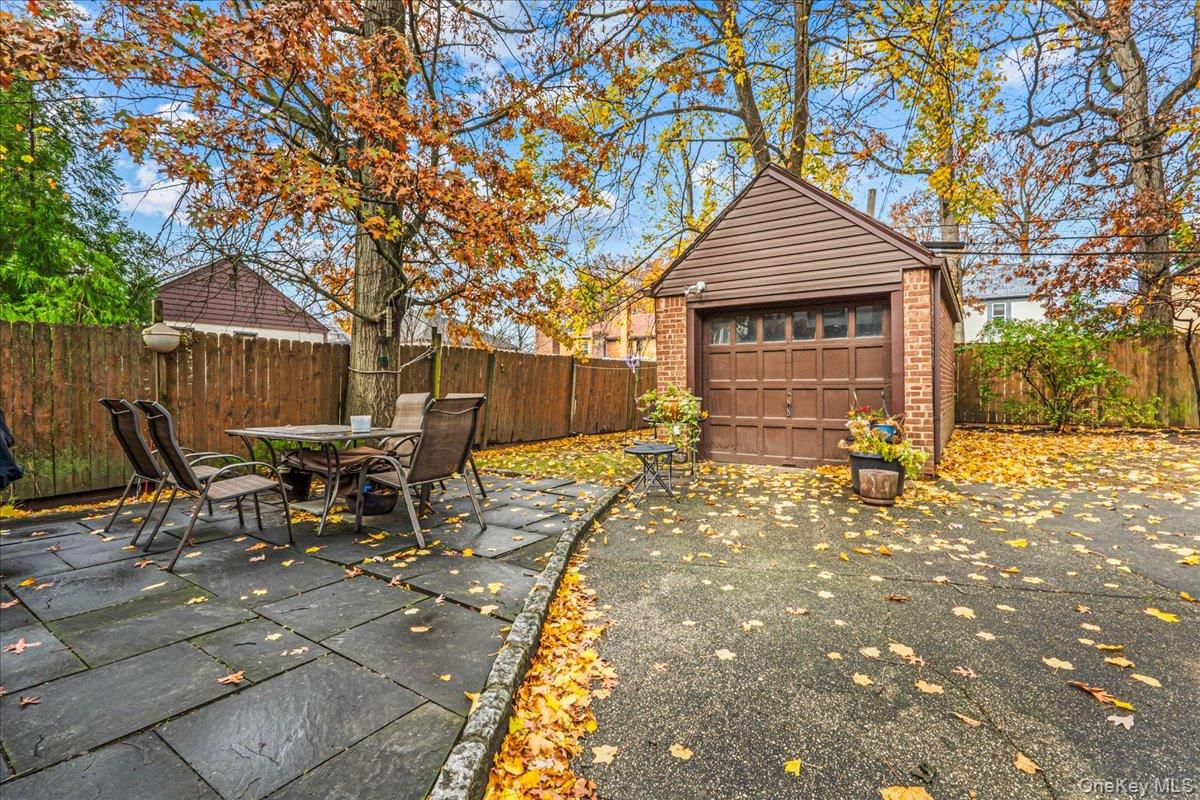 #16 photo, 186-15 Grand Central Parkway, Jamaica Estates , NY 11432