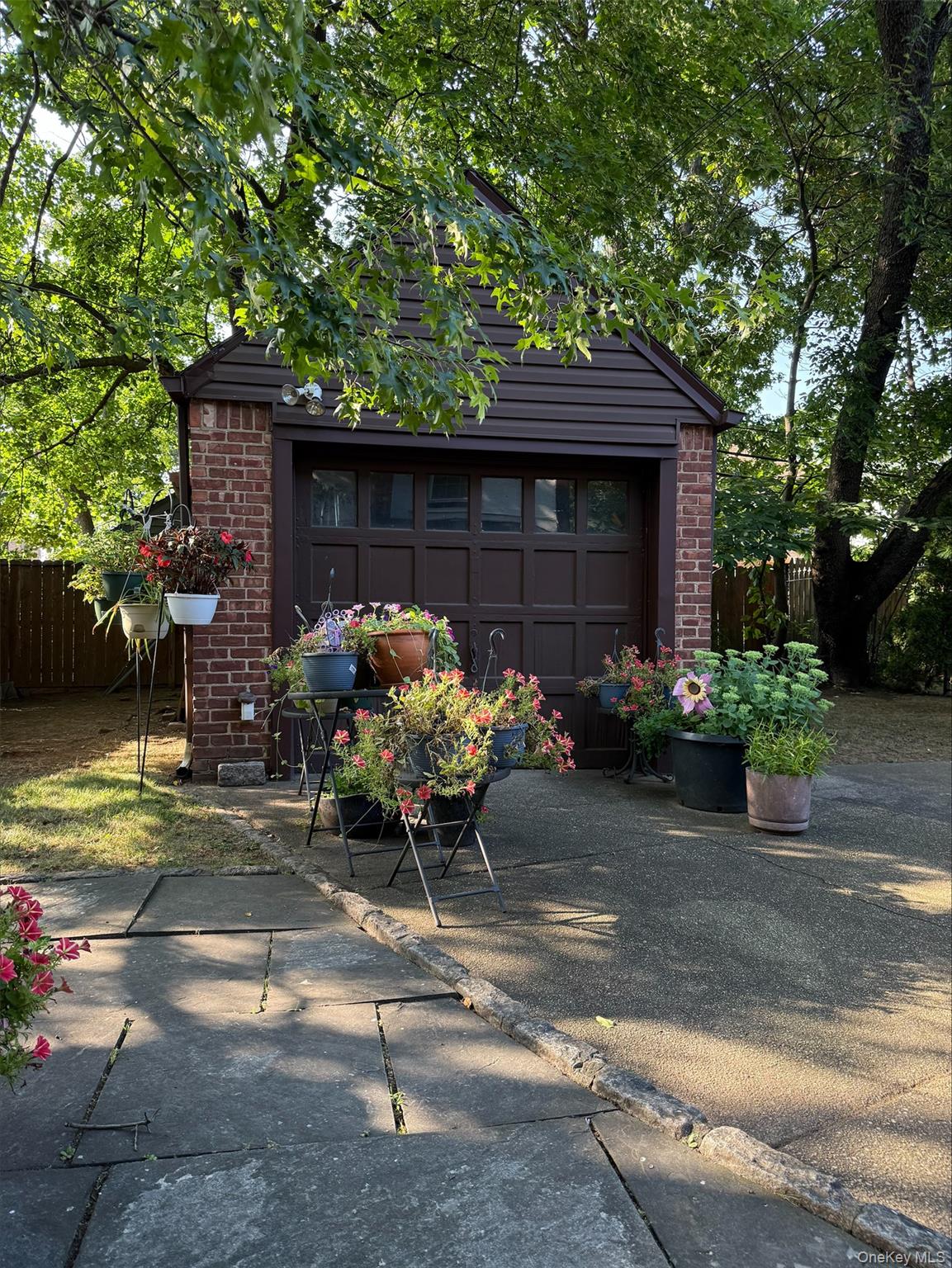 #17 photo, 186-15 Grand Central Parkway, Jamaica Estates , NY 11432