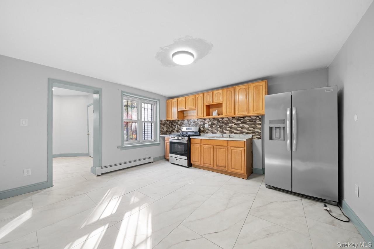 #19 photo, 146A Hull Street, Brooklyn , NY 11233