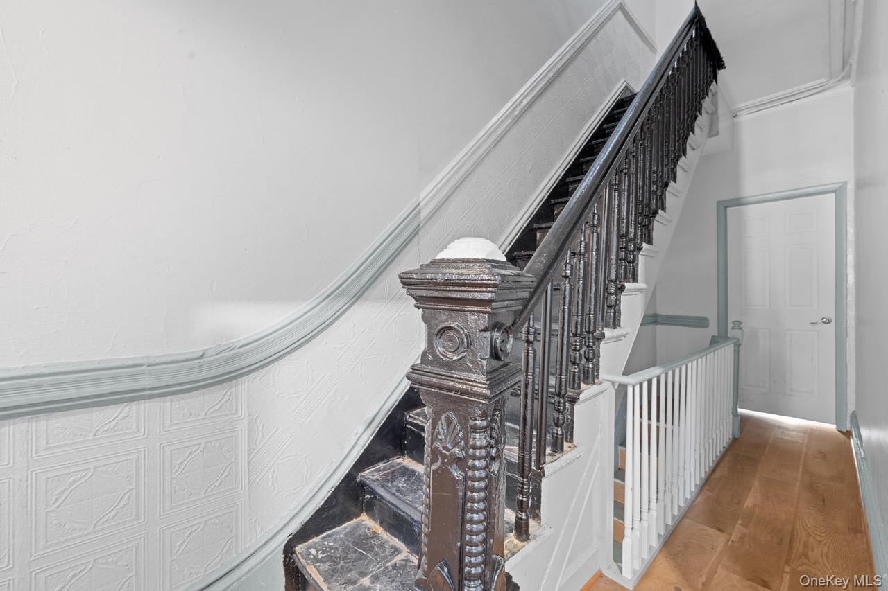 #3 photo, 146A Hull Street, Brooklyn , NY 11233