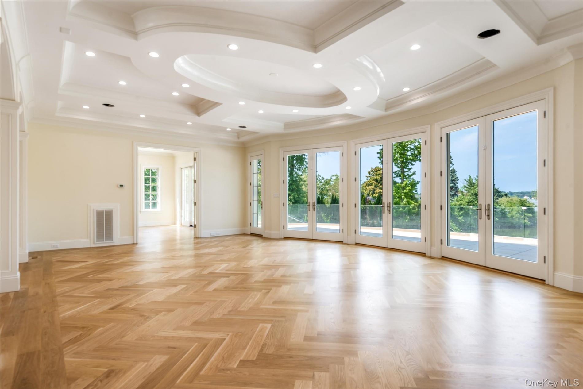 #10 photo, 566 E Shore Road, Great Neck , NY 11024