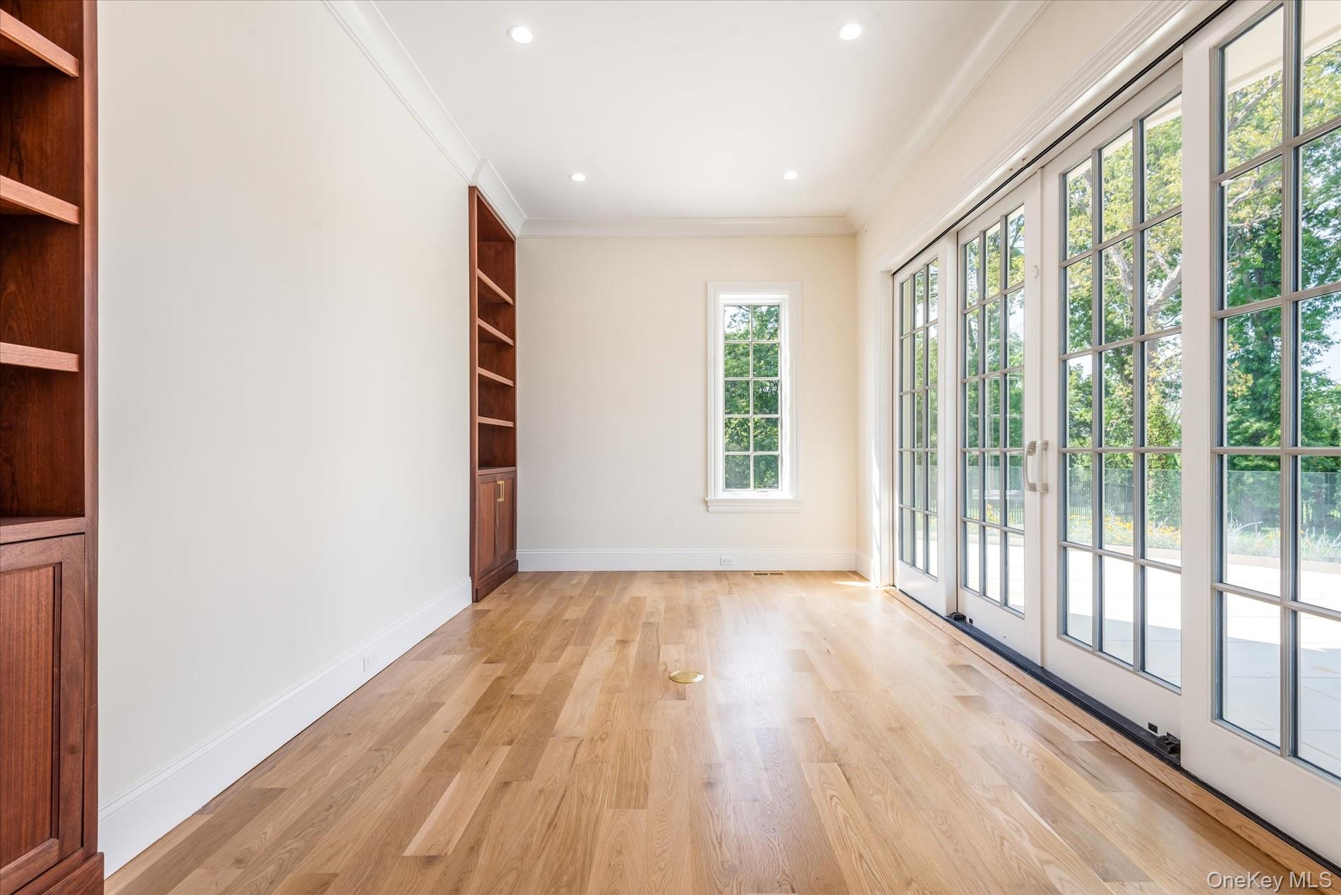 #15 photo, 566 E Shore Road, Great Neck , NY 11024