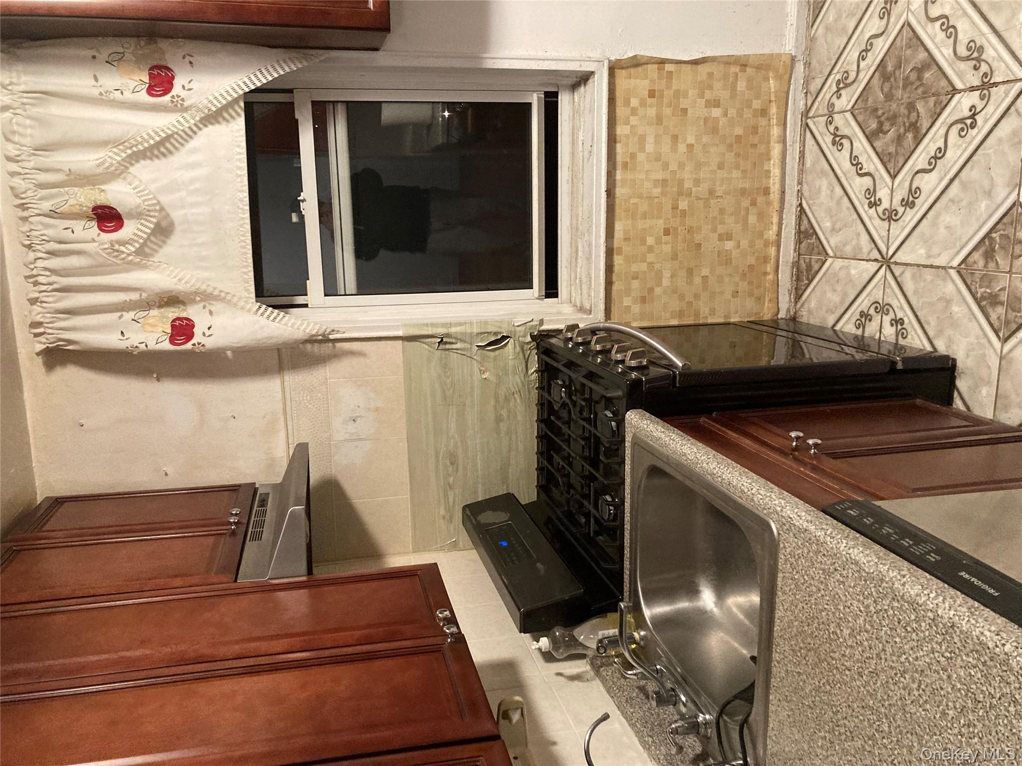 #7 photo, 62-59 108, Forest Hills , NY 11375