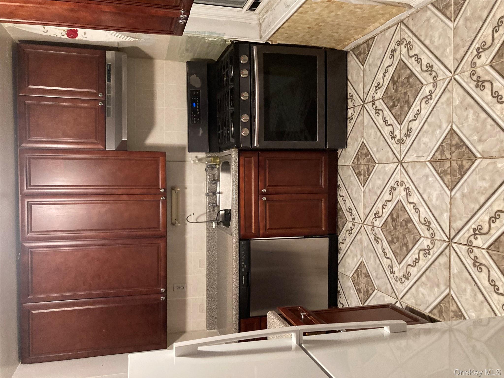 #8 photo, 62-59 108, Forest Hills , NY 11375