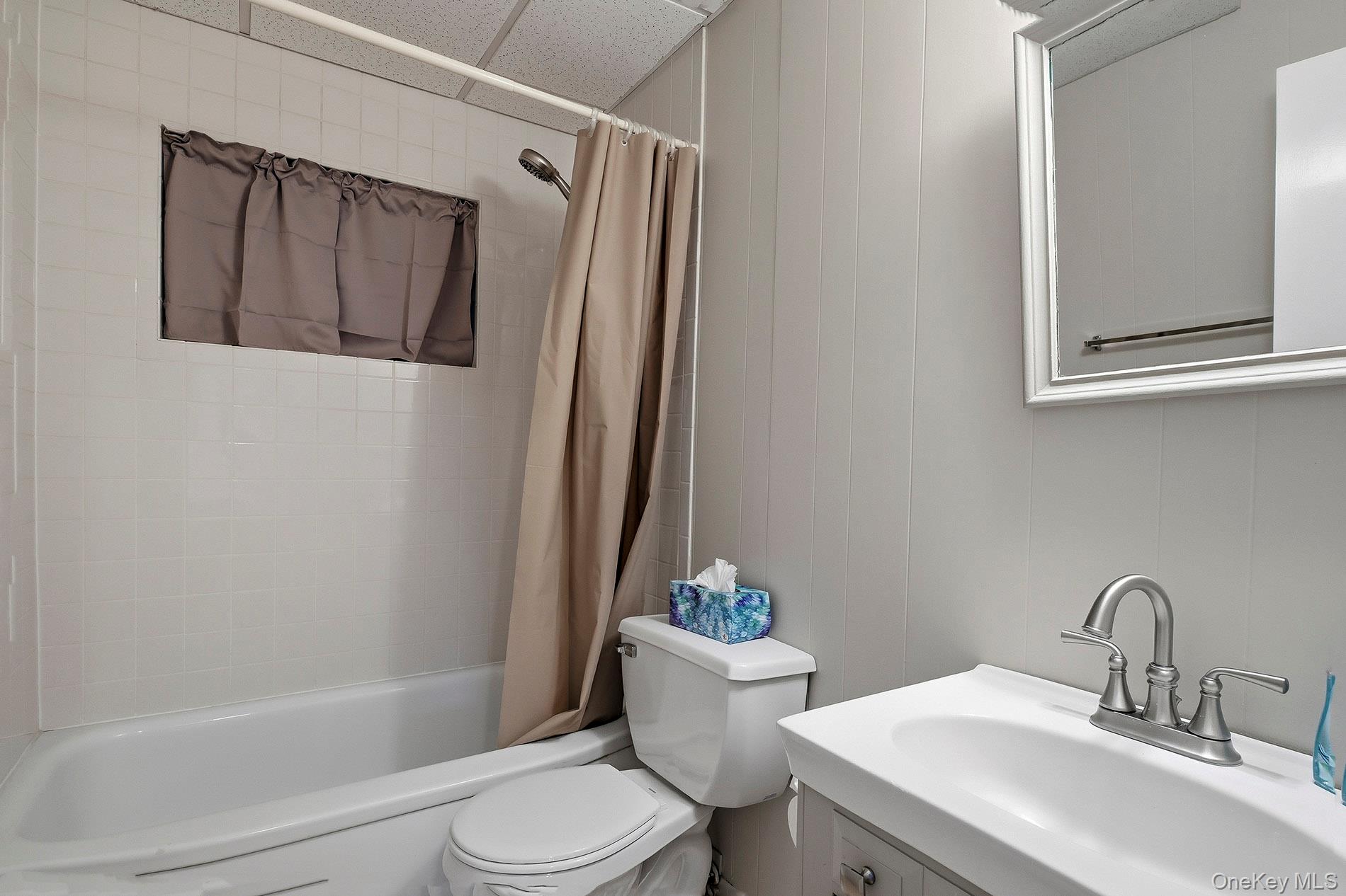 #18 photo, 135 E 25th Street, Huntington Station , NY 11746