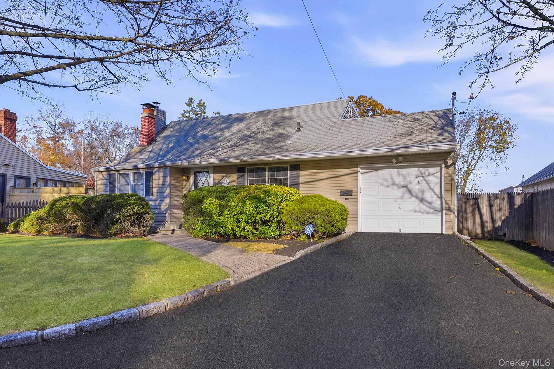 #3 photo, 135 E 25th Street, Huntington Station , NY 11746