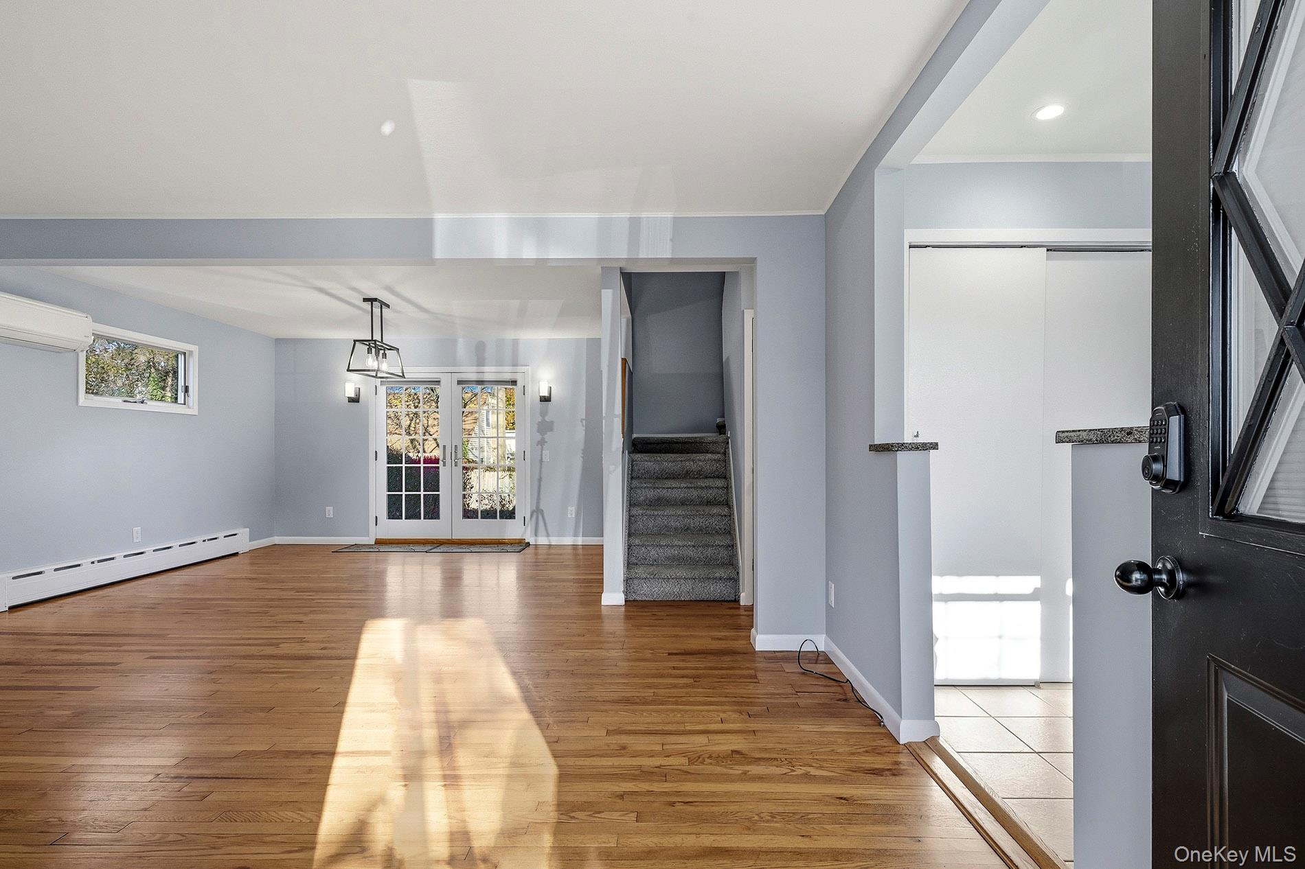 #5 photo, 135 E 25th Street, Huntington Station , NY 11746