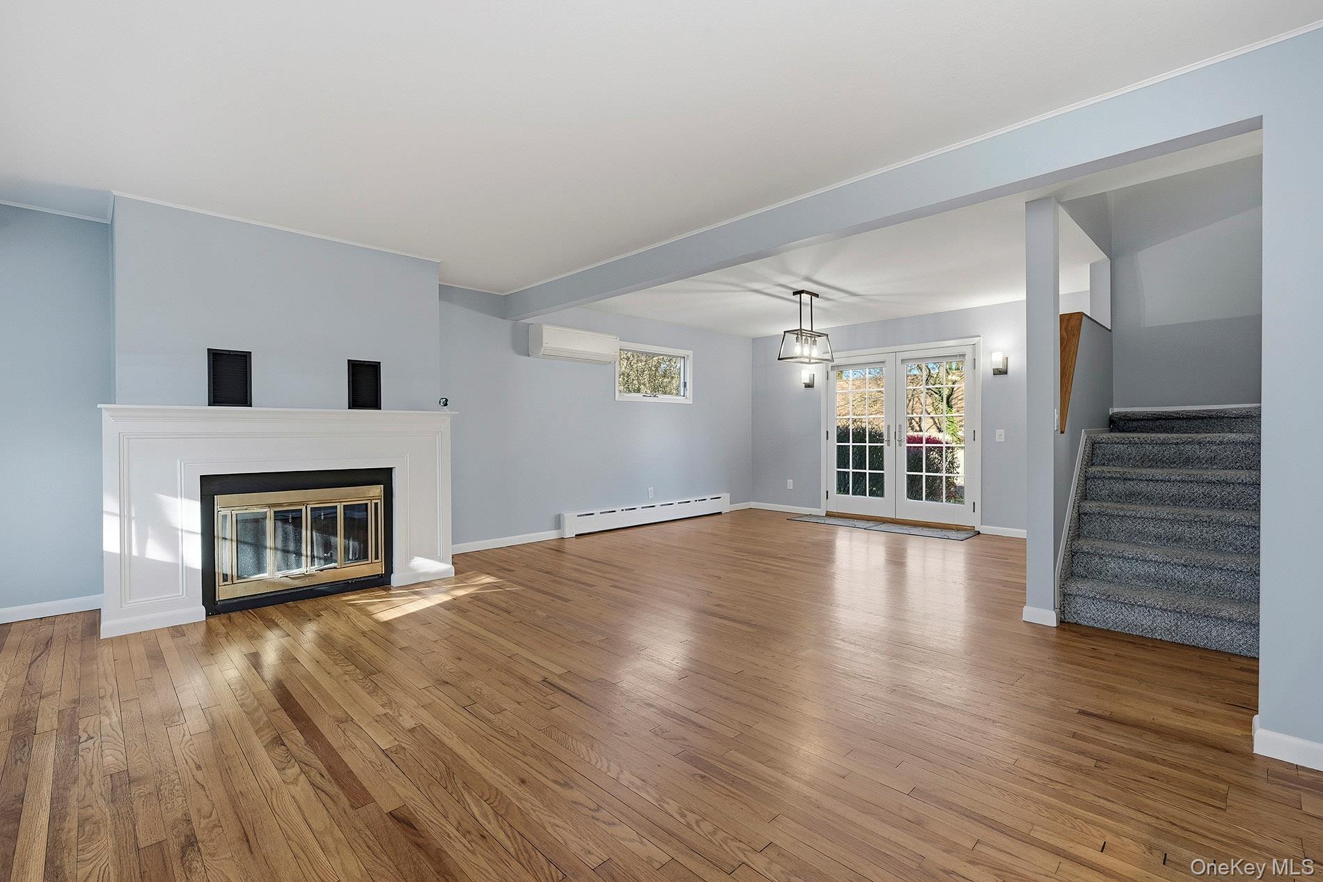 #6 photo, 135 E 25th Street, Huntington Station , NY 11746