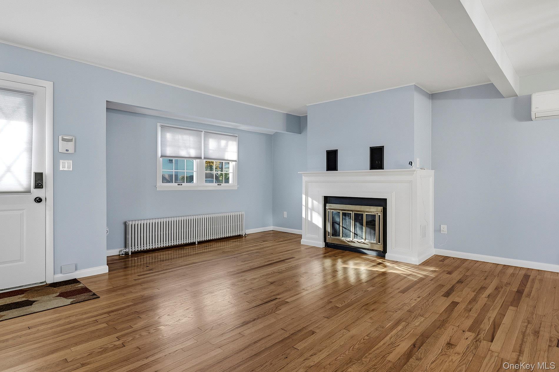 #8 photo, 135 E 25th Street, Huntington Station , NY 11746