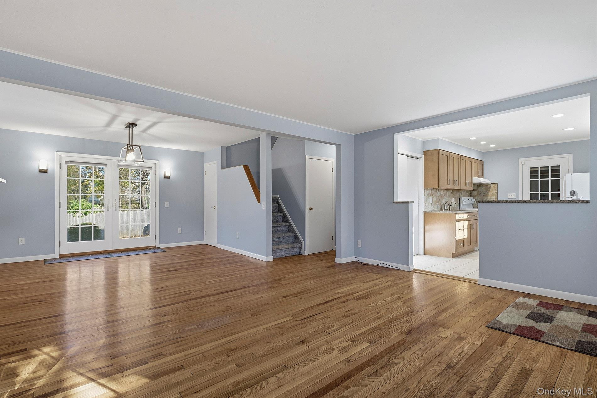 #9 photo, 135 E 25th Street, Huntington Station , NY 11746