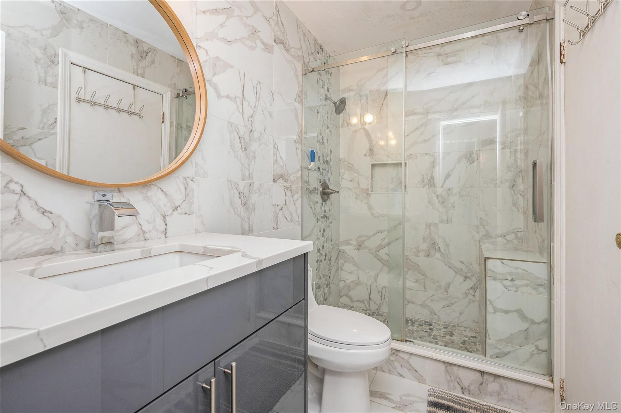 #12 photo, 615 Broadway, サフォーク郡 Amityville , NY 11701