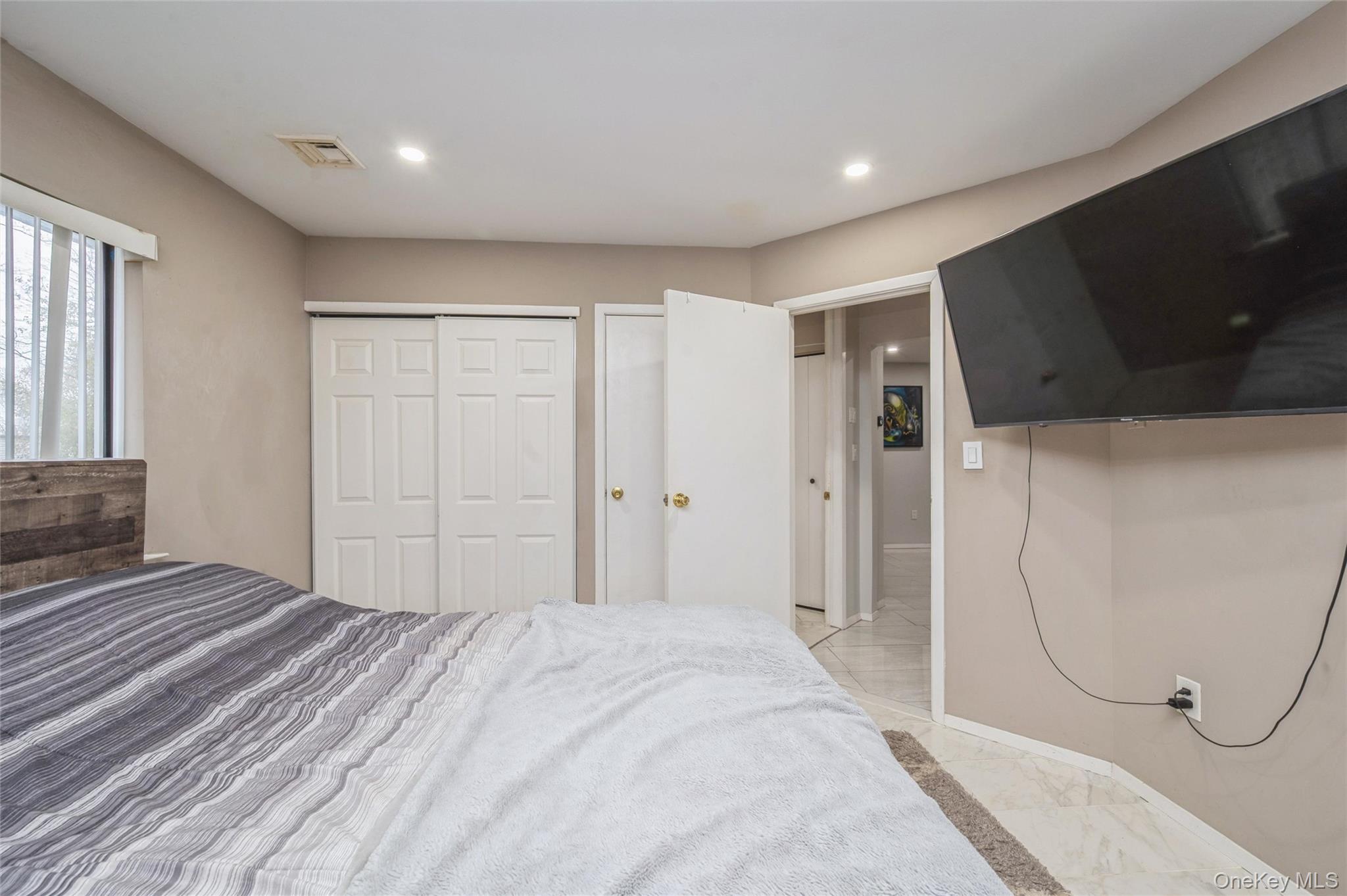 #14 photo, 615 Broadway, サフォーク郡 Amityville , NY 11701