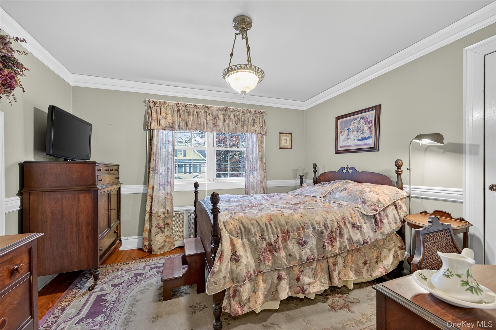 #12 photo, 51 Park Avenue, New Hyde Park , NY 11040