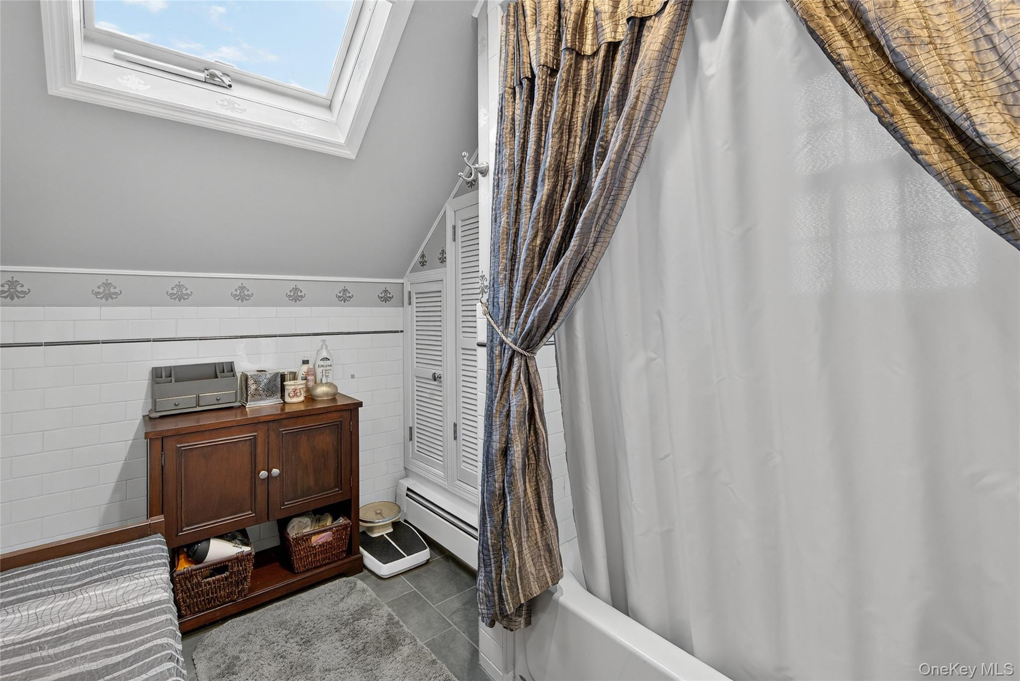 #16 photo, 51 Park Avenue, New Hyde Park , NY 11040