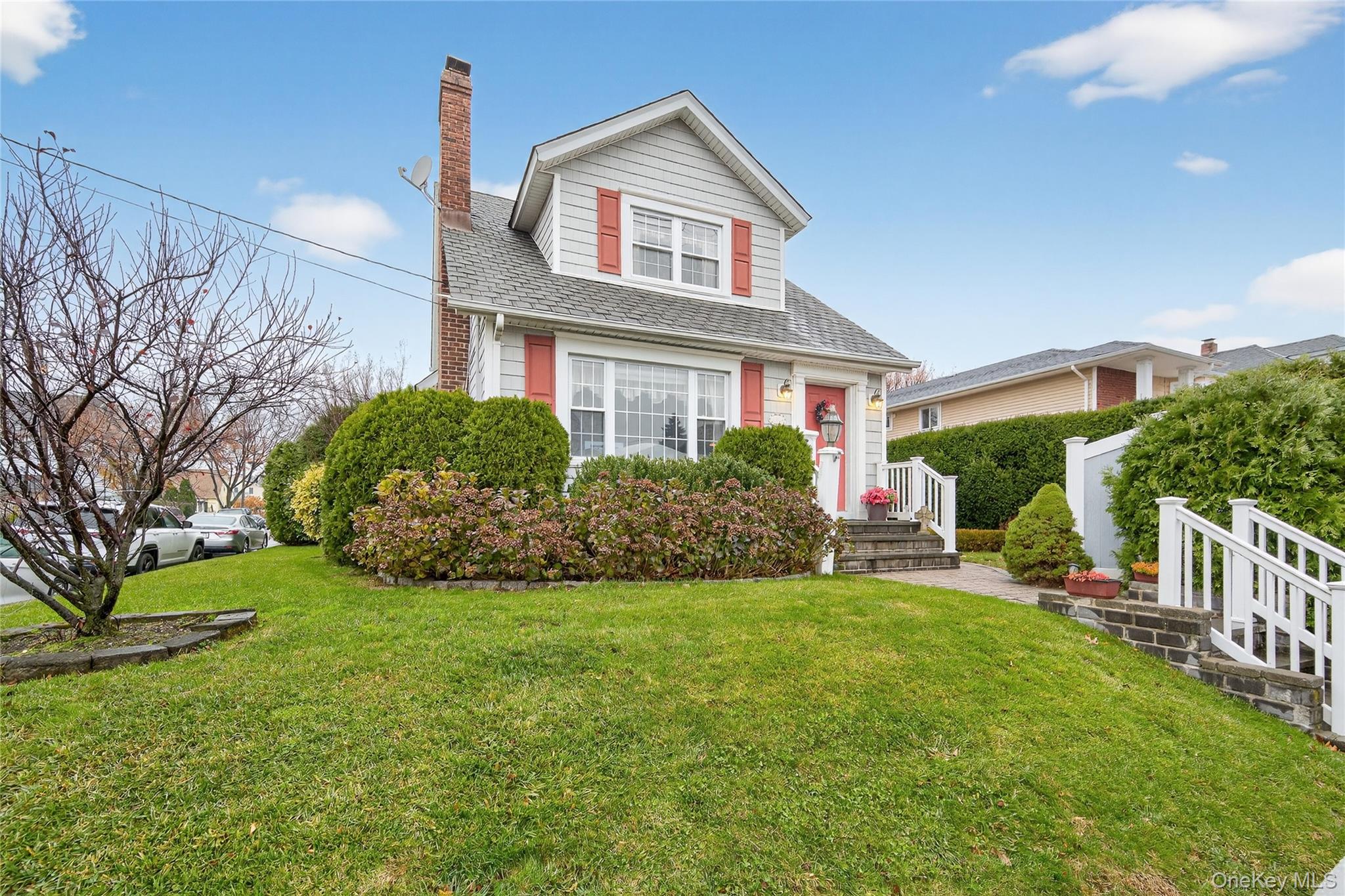 #2 photo, 51 Park Avenue, New Hyde Park , NY 11040