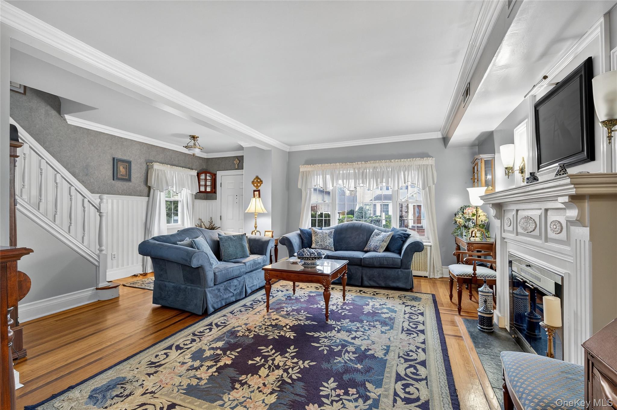 #4 photo, 51 Park Avenue, New Hyde Park , NY 11040