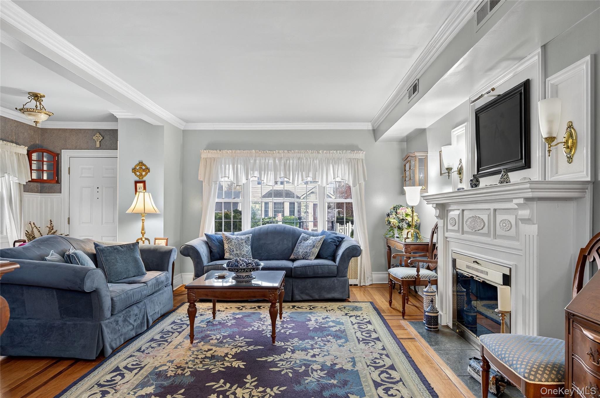 #5 photo, 51 Park Avenue, New Hyde Park , NY 11040