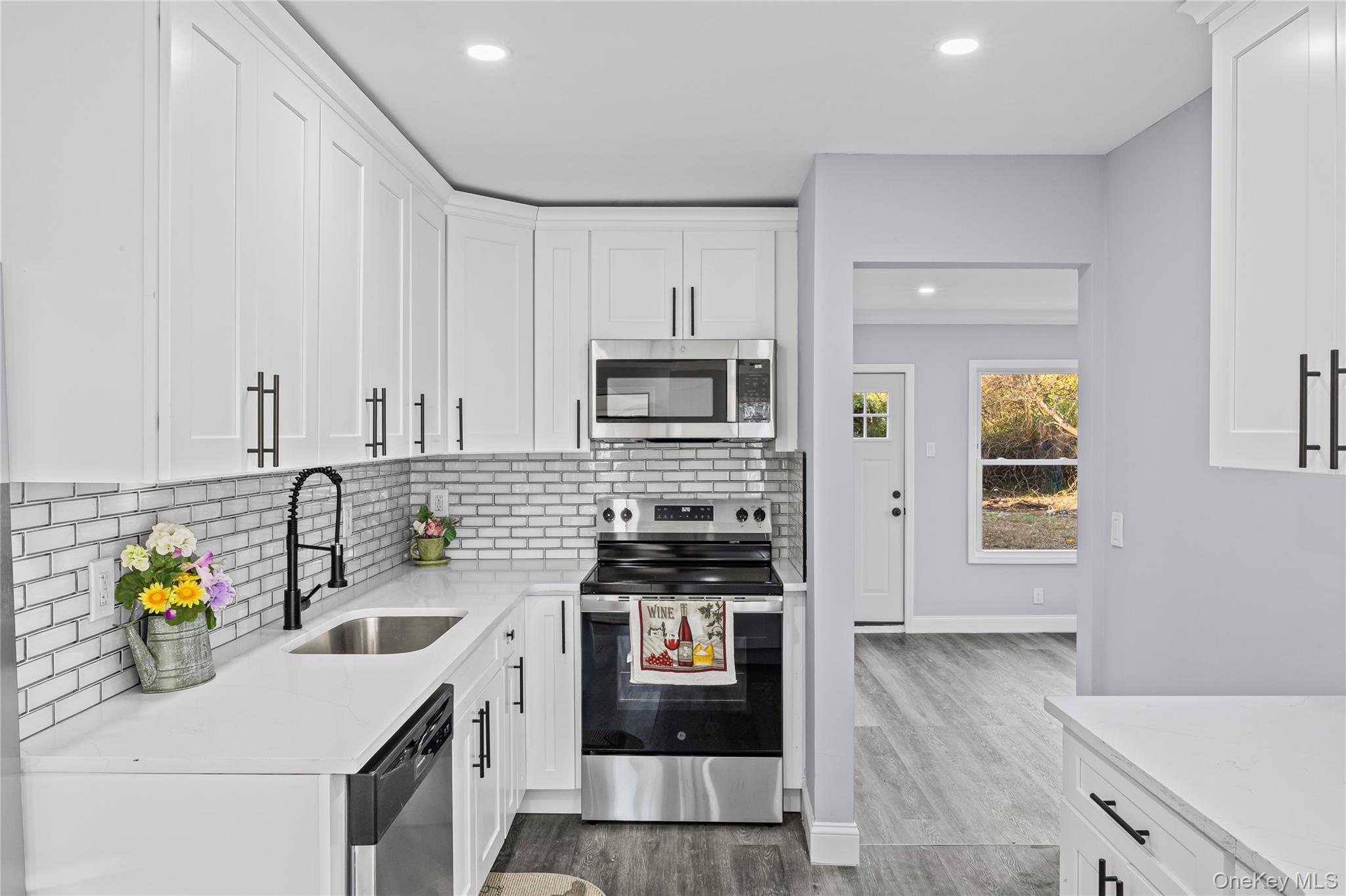 #12 photo, 4 Somerset Road, Amityville , NY 11701