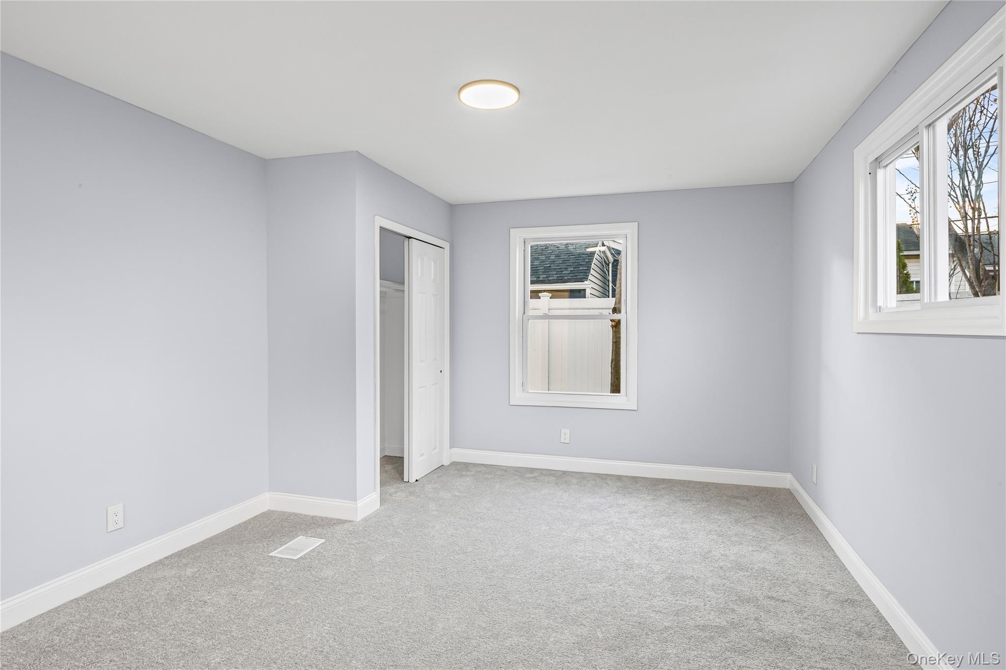 #18 photo, 4 Somerset Road, Amityville , NY 11701