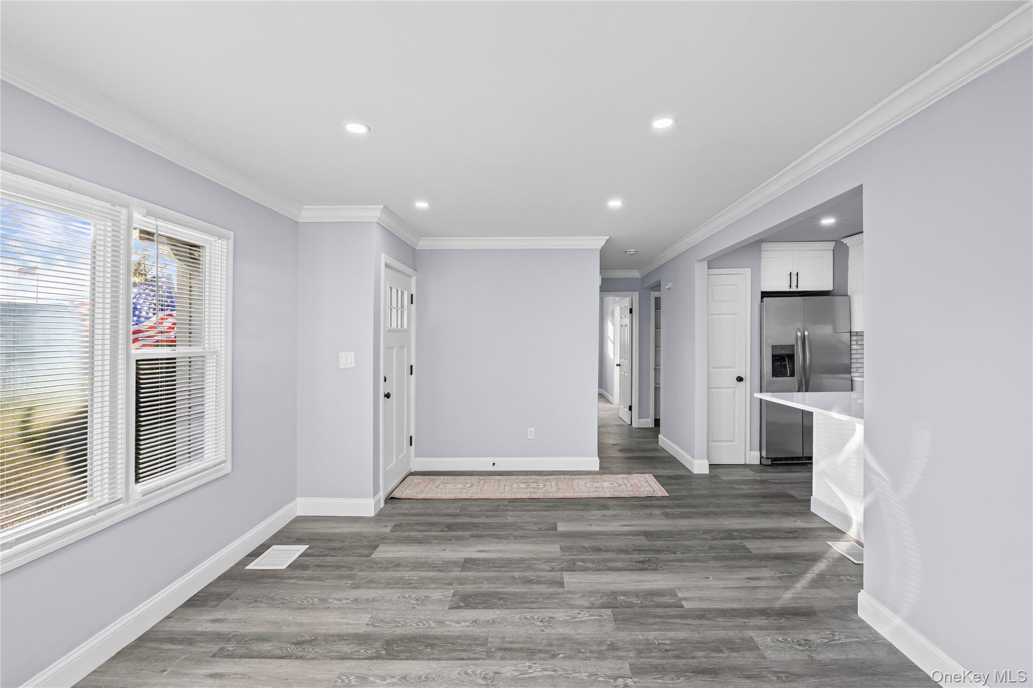 #5 photo, 4 Somerset Road, Amityville , NY 11701