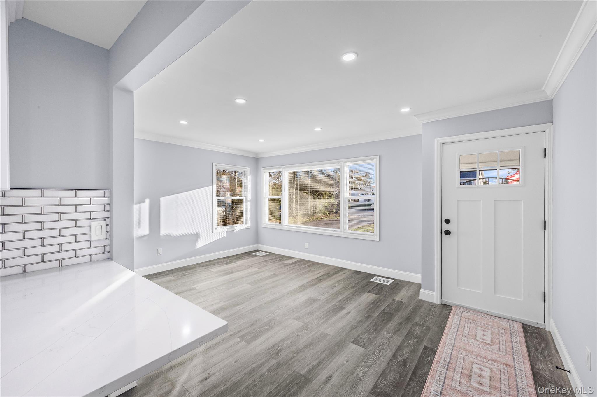 #9 photo, 4 Somerset Road, Amityville , NY 11701