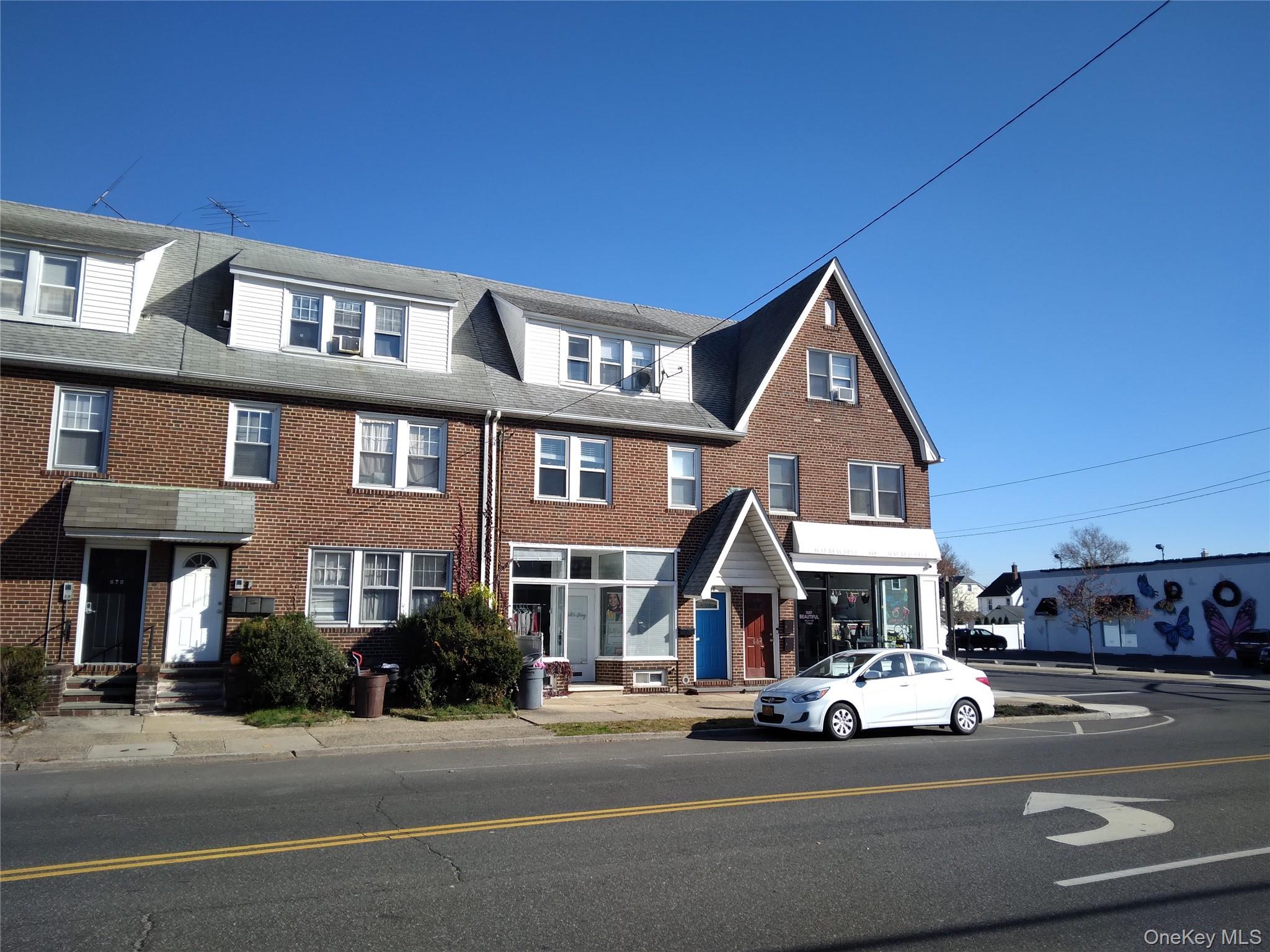 #1 photo, 666 Willis Avenue, Williston Park , NY 11596