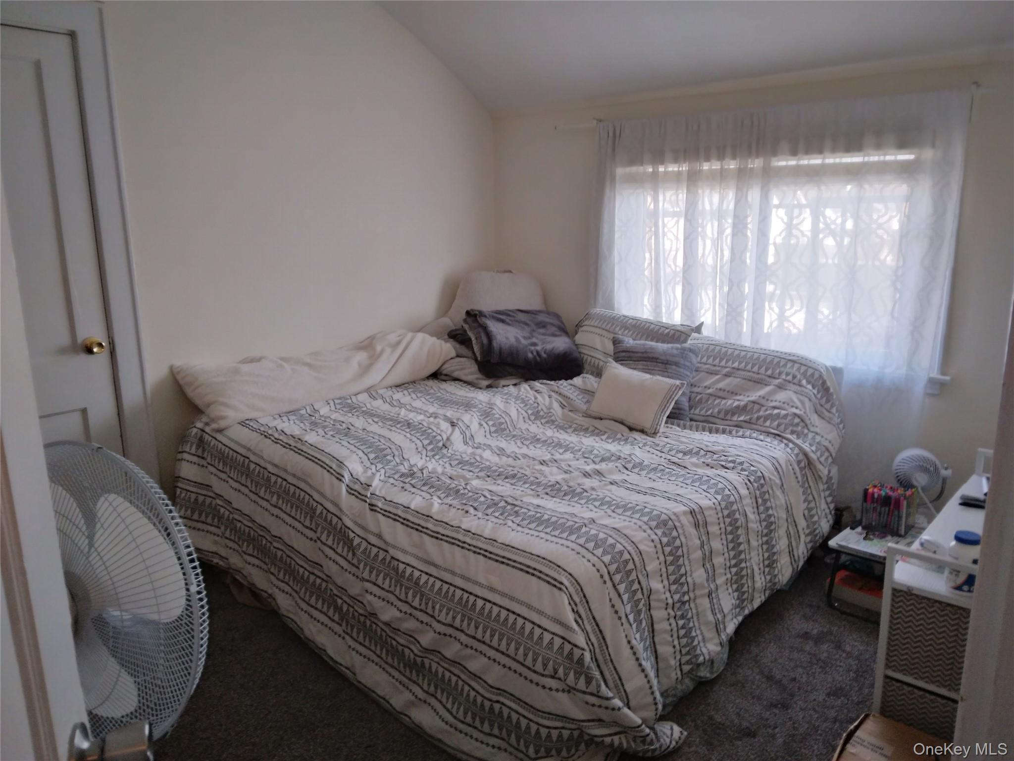 #4 photo, 666 Willis Avenue, Williston Park , NY 11596