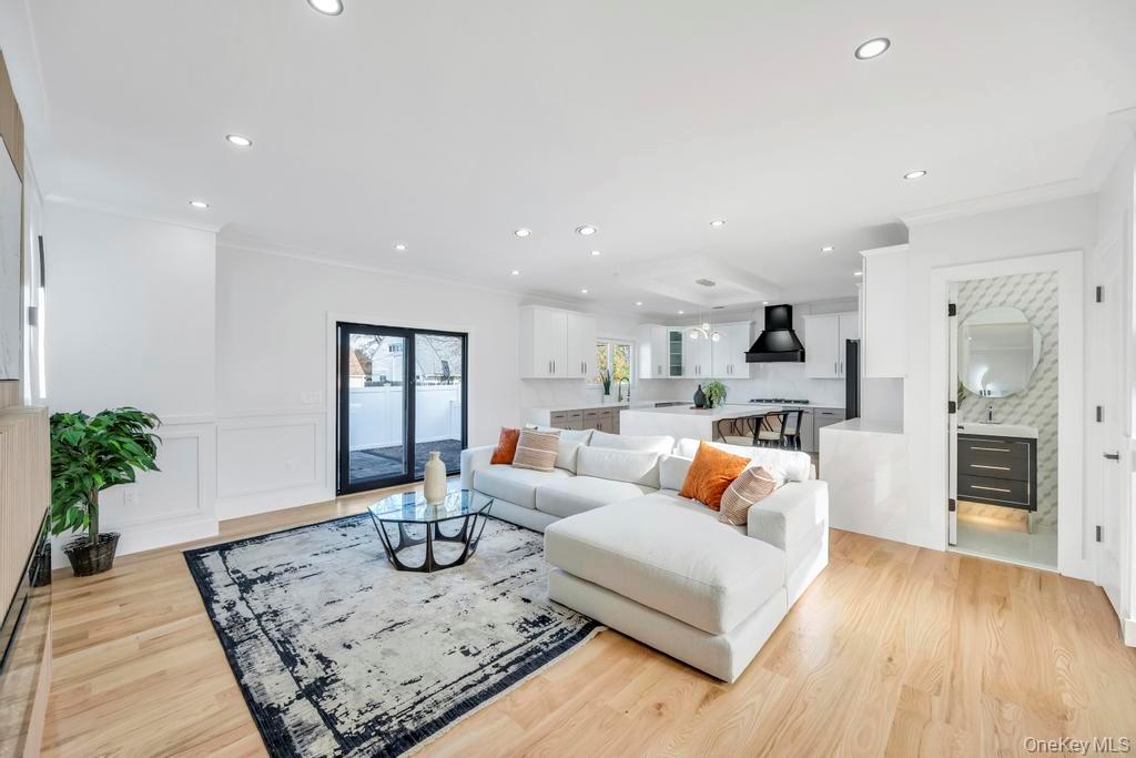 #12 photo, 41 Coachman Lane, Levittown , NY 11756