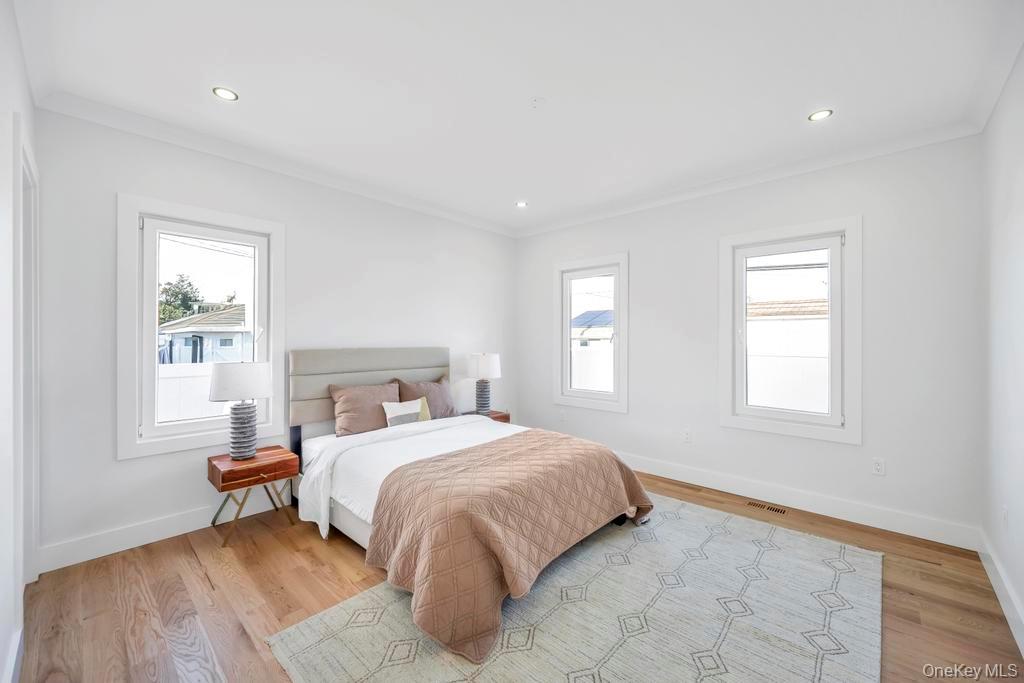 #18 photo, 41 Coachman Lane, Levittown , NY 11756