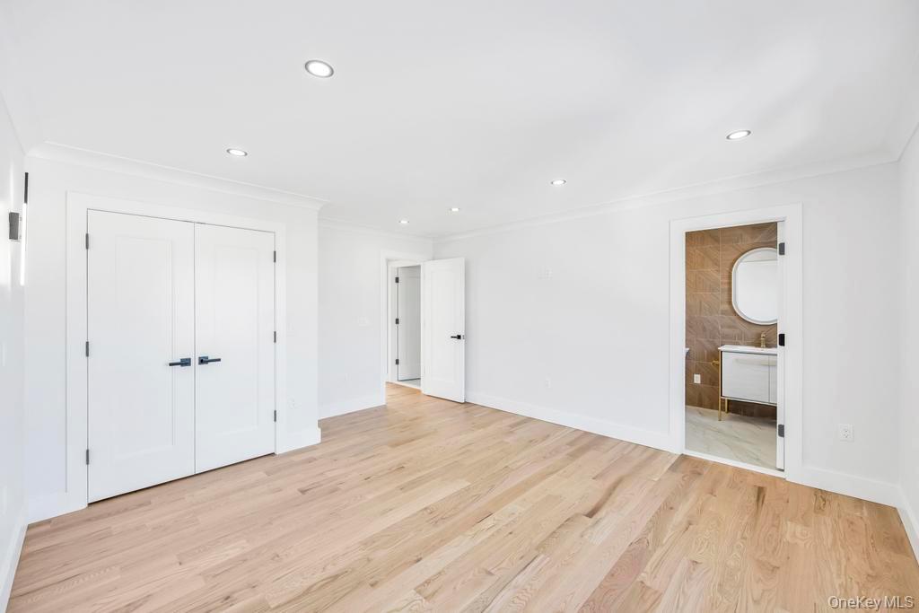 #20 photo, 41 Coachman Lane, Levittown , NY 11756