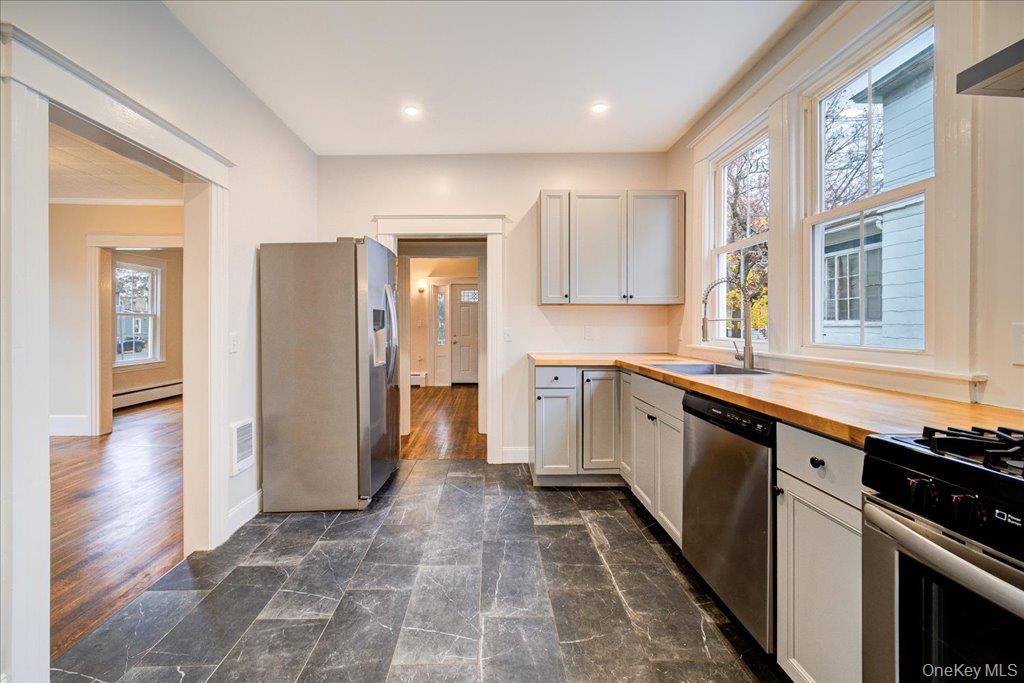 #18 photo, 65 Worrall Avenue, Poughkeepsie , NY 12603