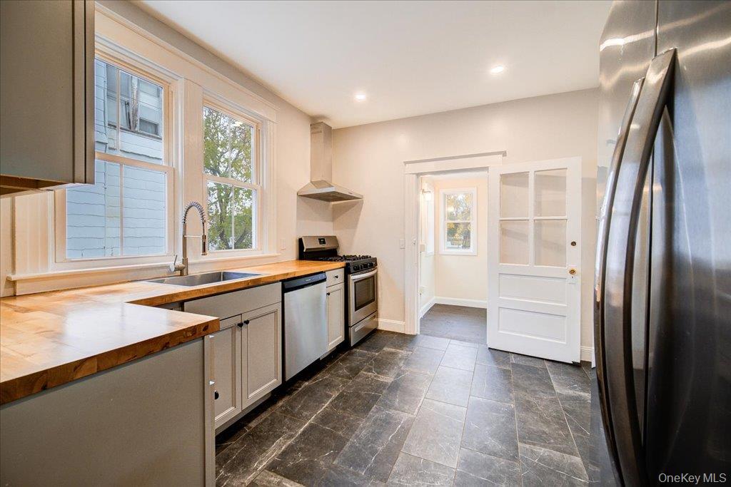 #19 photo, 65 Worrall Avenue, Poughkeepsie , NY 12603