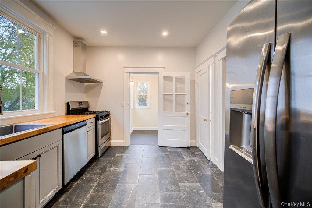 #20 photo, 65 Worrall Avenue, Poughkeepsie , NY 12603