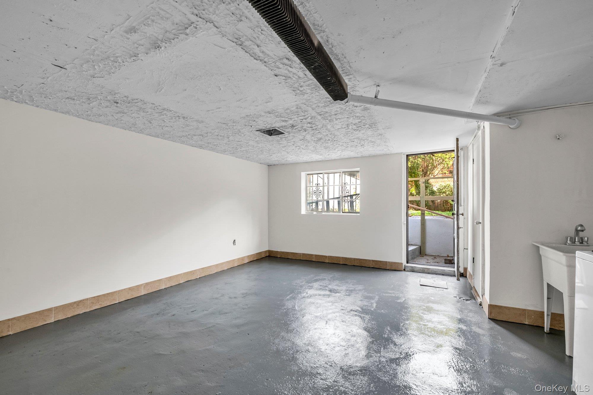 #13 photo, 1276 Edison Avenue, Bronx , NY 10461