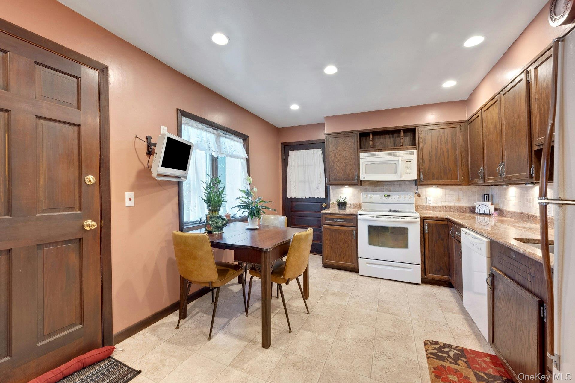 #11 photo, 136 Buckingham Road, Yonkers , NY 10701