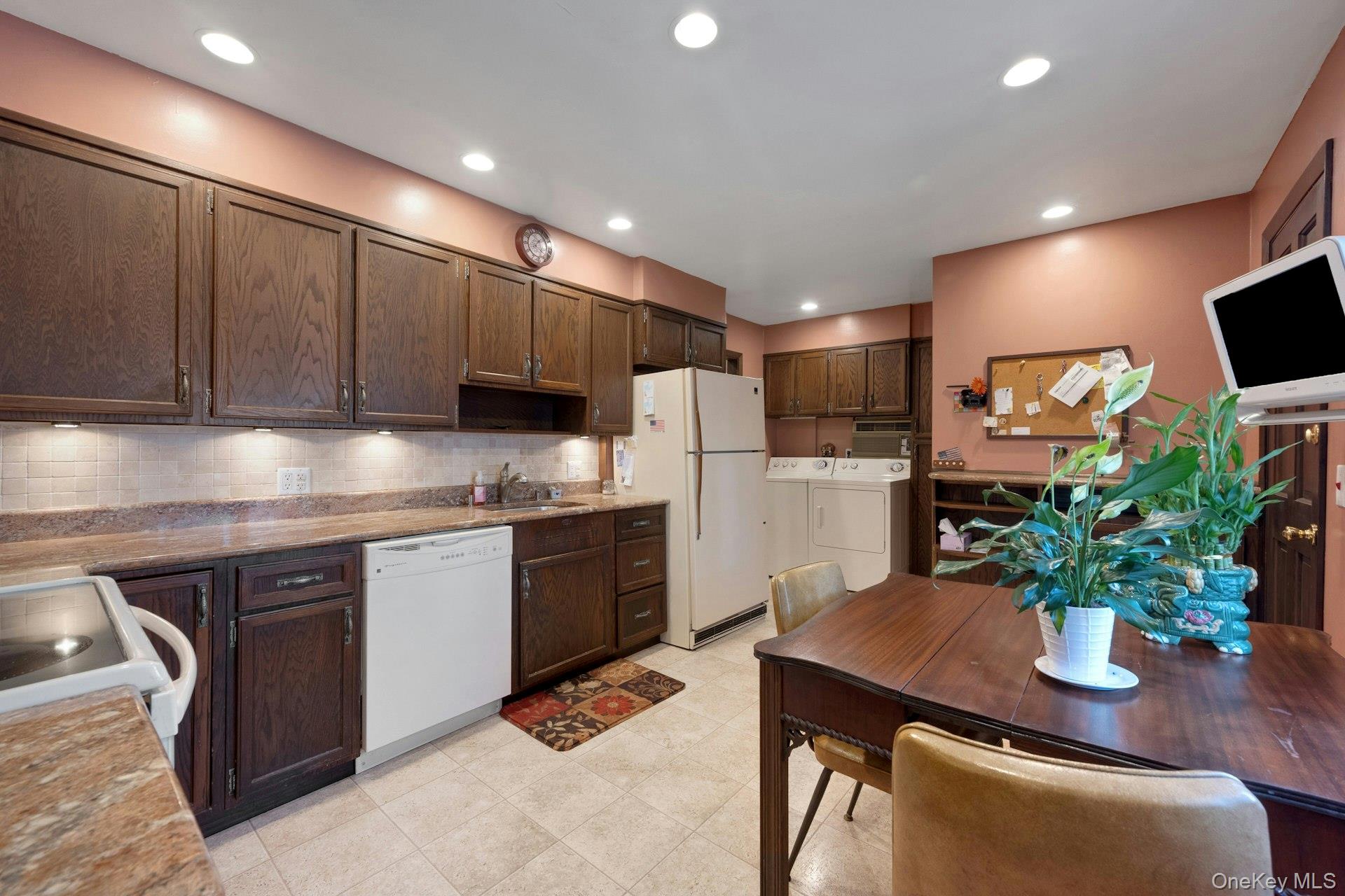 #13 photo, 136 Buckingham Road, Yonkers , NY 10701