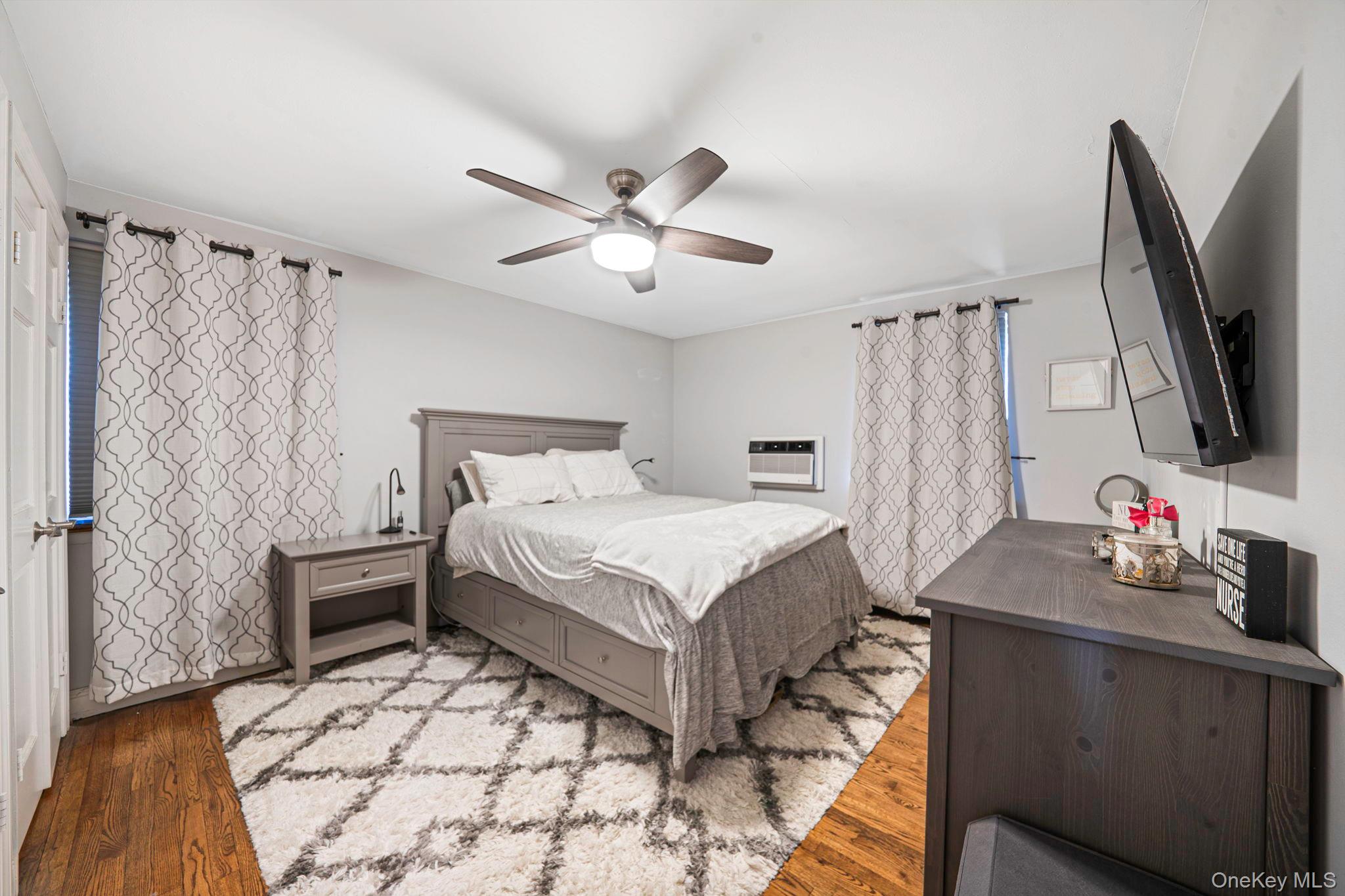 #10 photo, 8 Terrace Circle, Great Neck , NY 11021