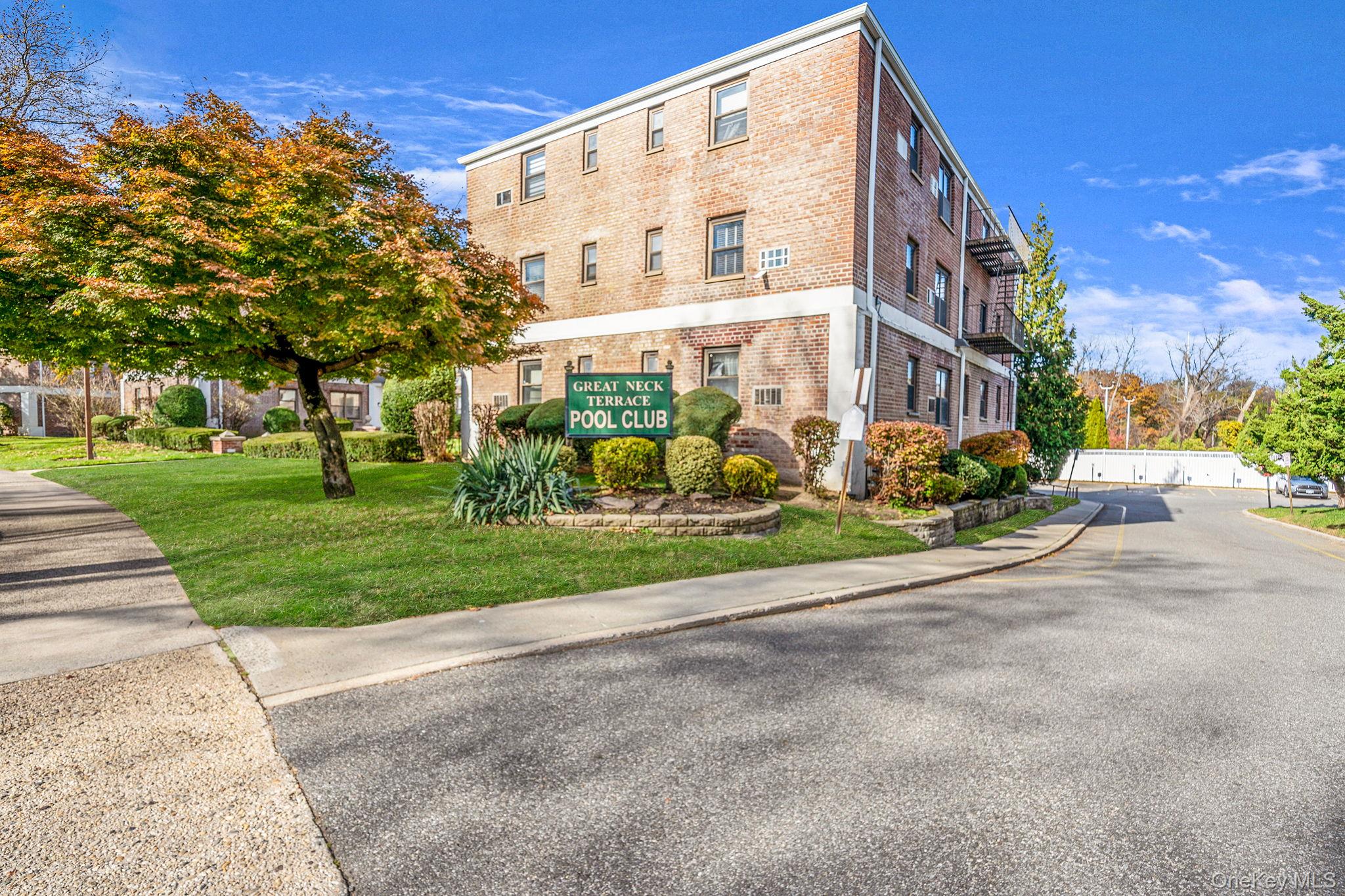 #11 photo, 8 Terrace Circle, Great Neck , NY 11021