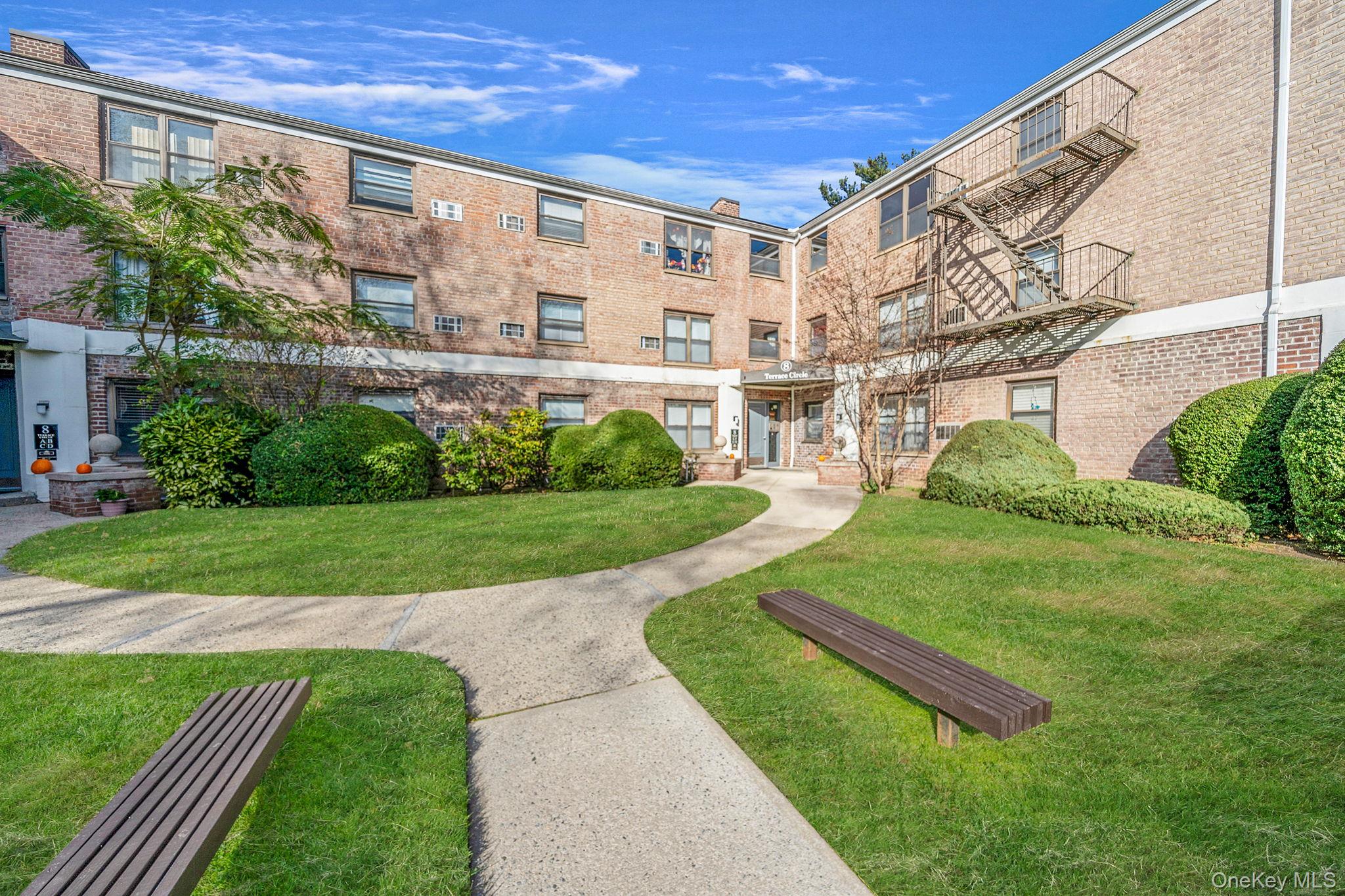 #2 photo, 8 Terrace Circle, Great Neck , NY 11021