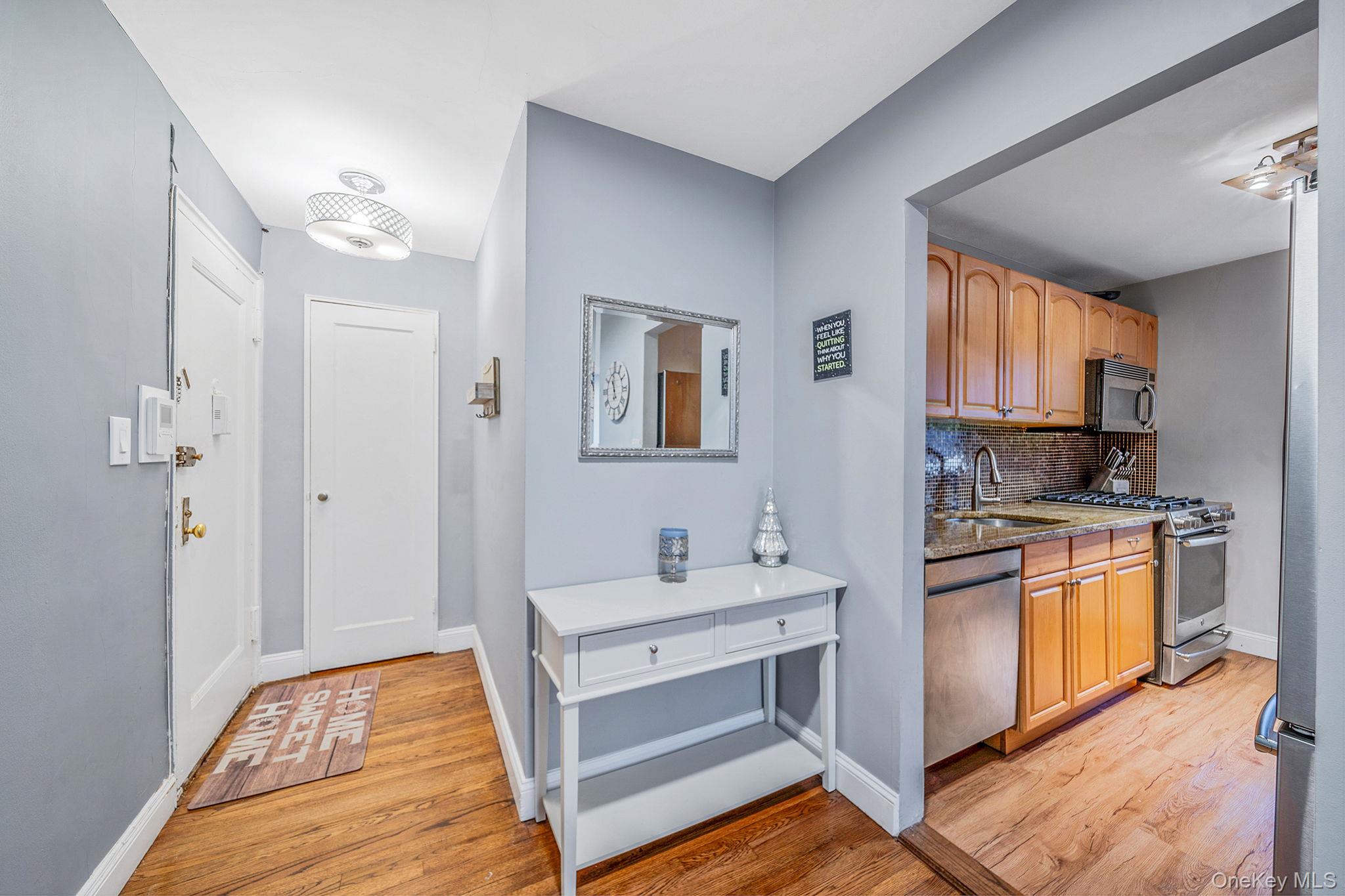 #3 photo, 8 Terrace Circle, Great Neck , NY 11021