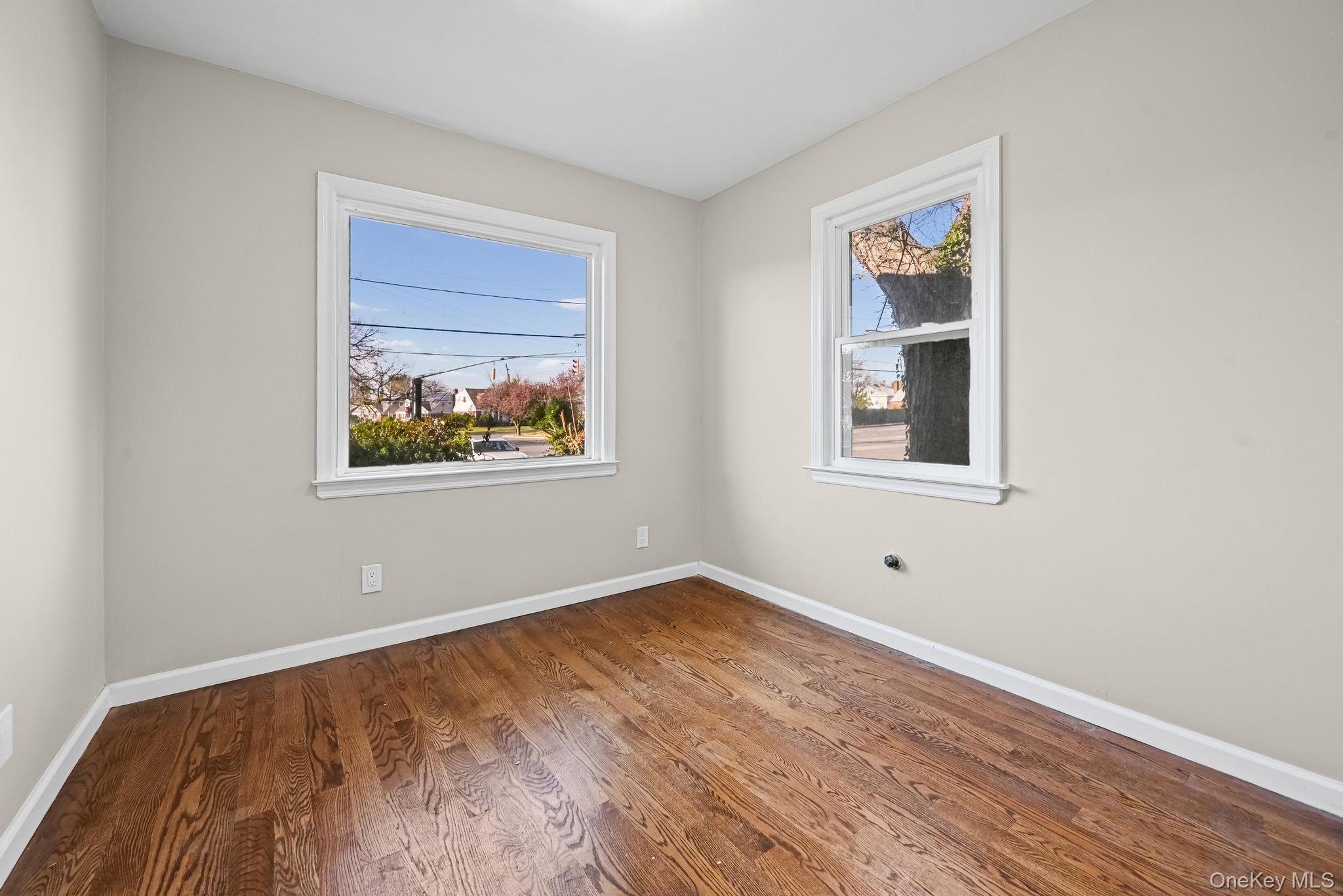 #15 photo, 6 Central Court, Valley Stream , NY 11580