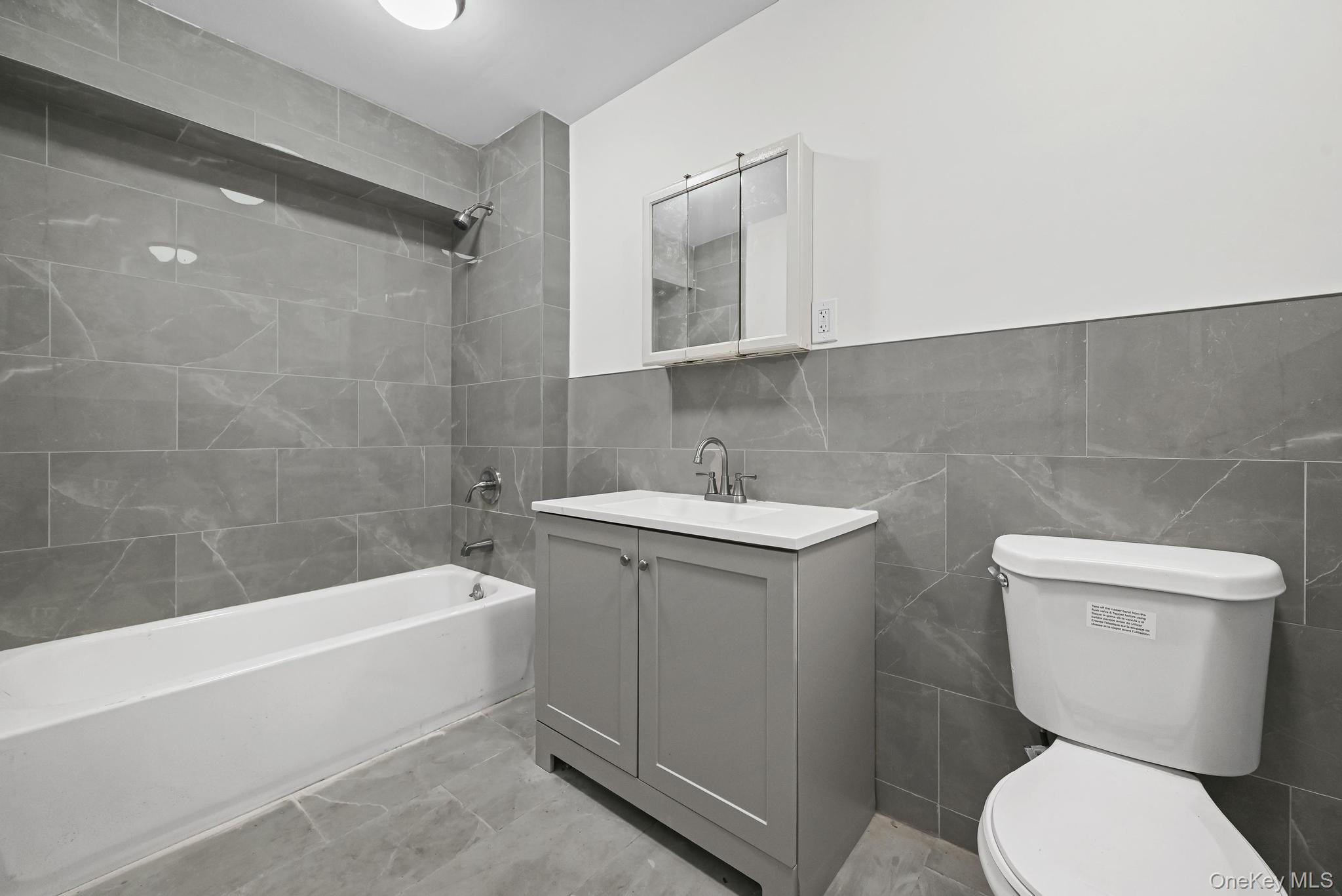 #16 photo, 6 Central Court, Valley Stream , NY 11580