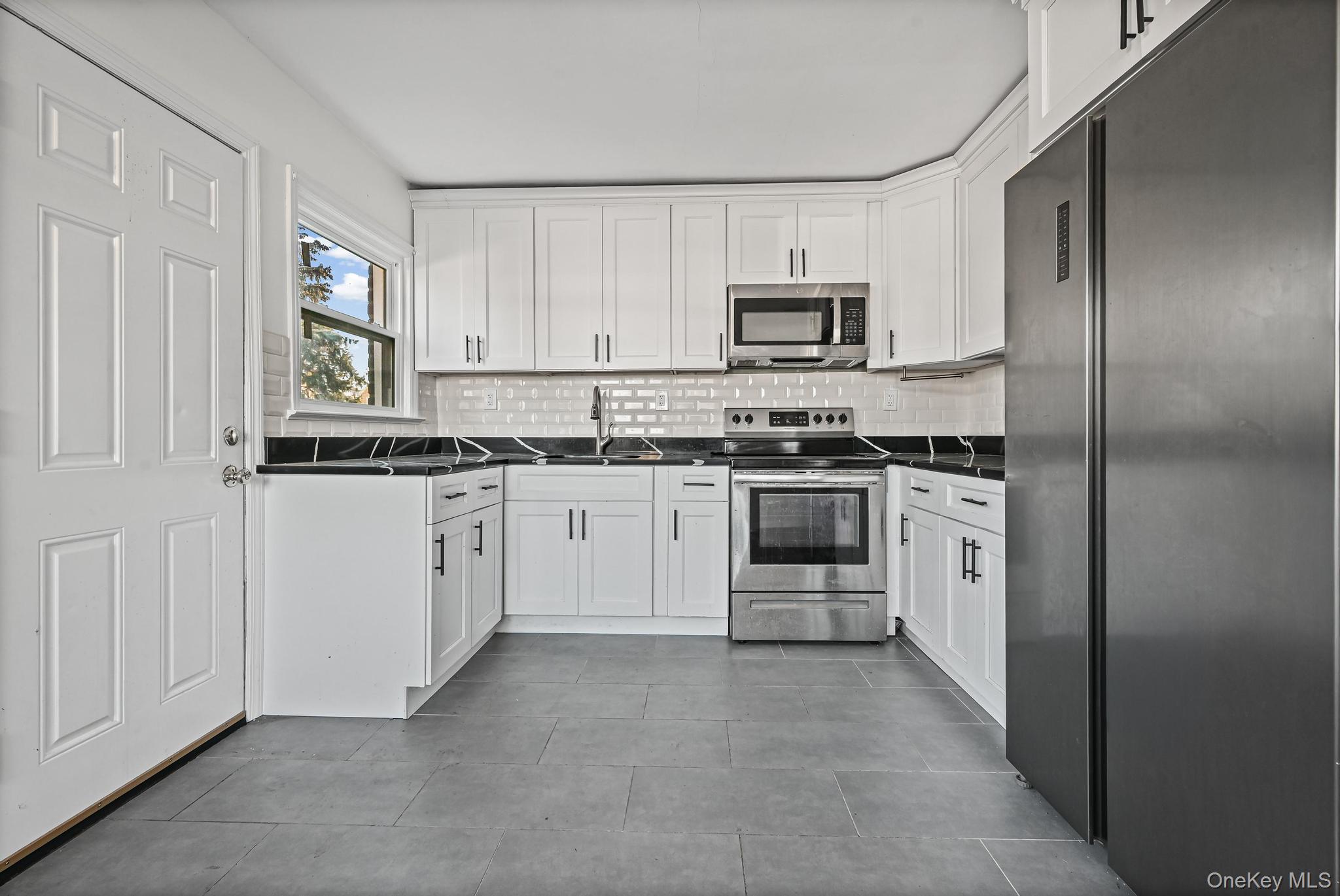 #6 photo, 6 Central Court, Valley Stream , NY 11580