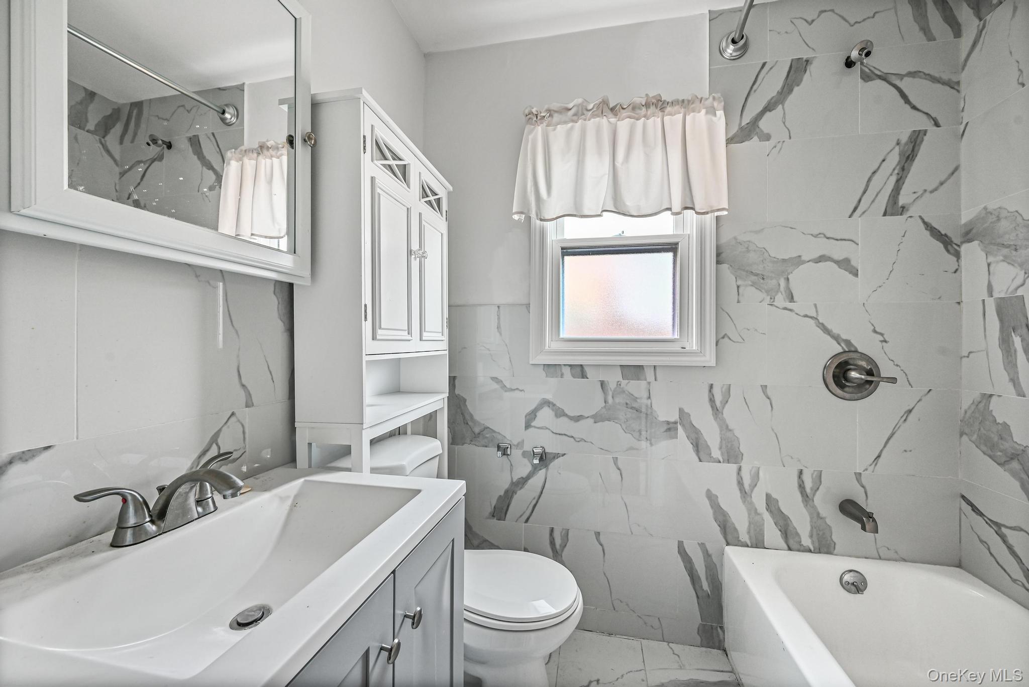 #7 photo, 6 Central Court, Valley Stream , NY 11580