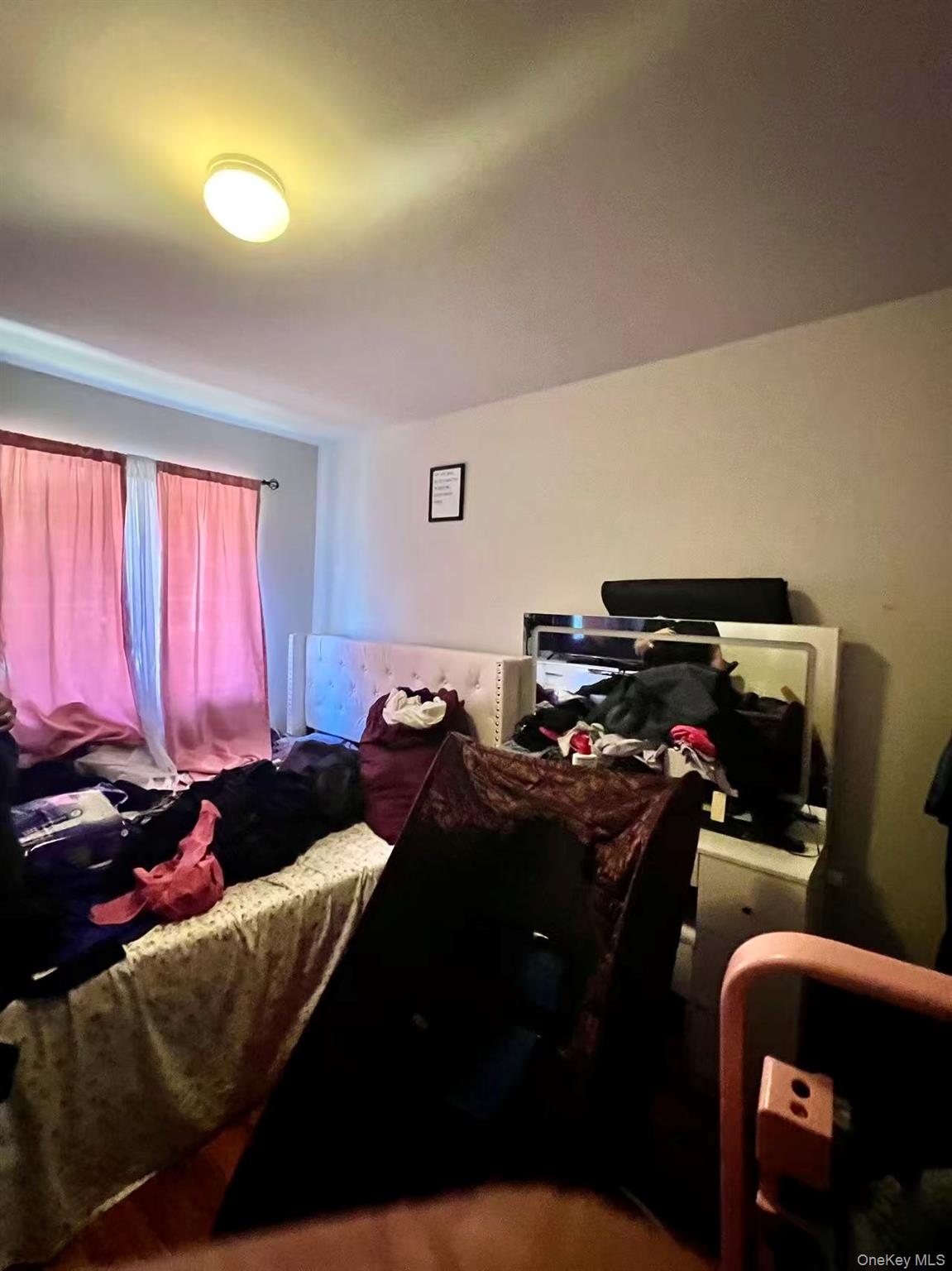 #6 photo, 1009 166th Street, Beechhurst , NY 11357