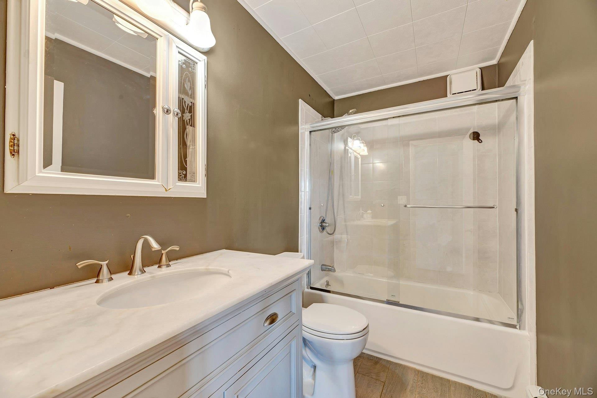 #19 photo, 3 Hazel Road, Rocky Point , NY 11778