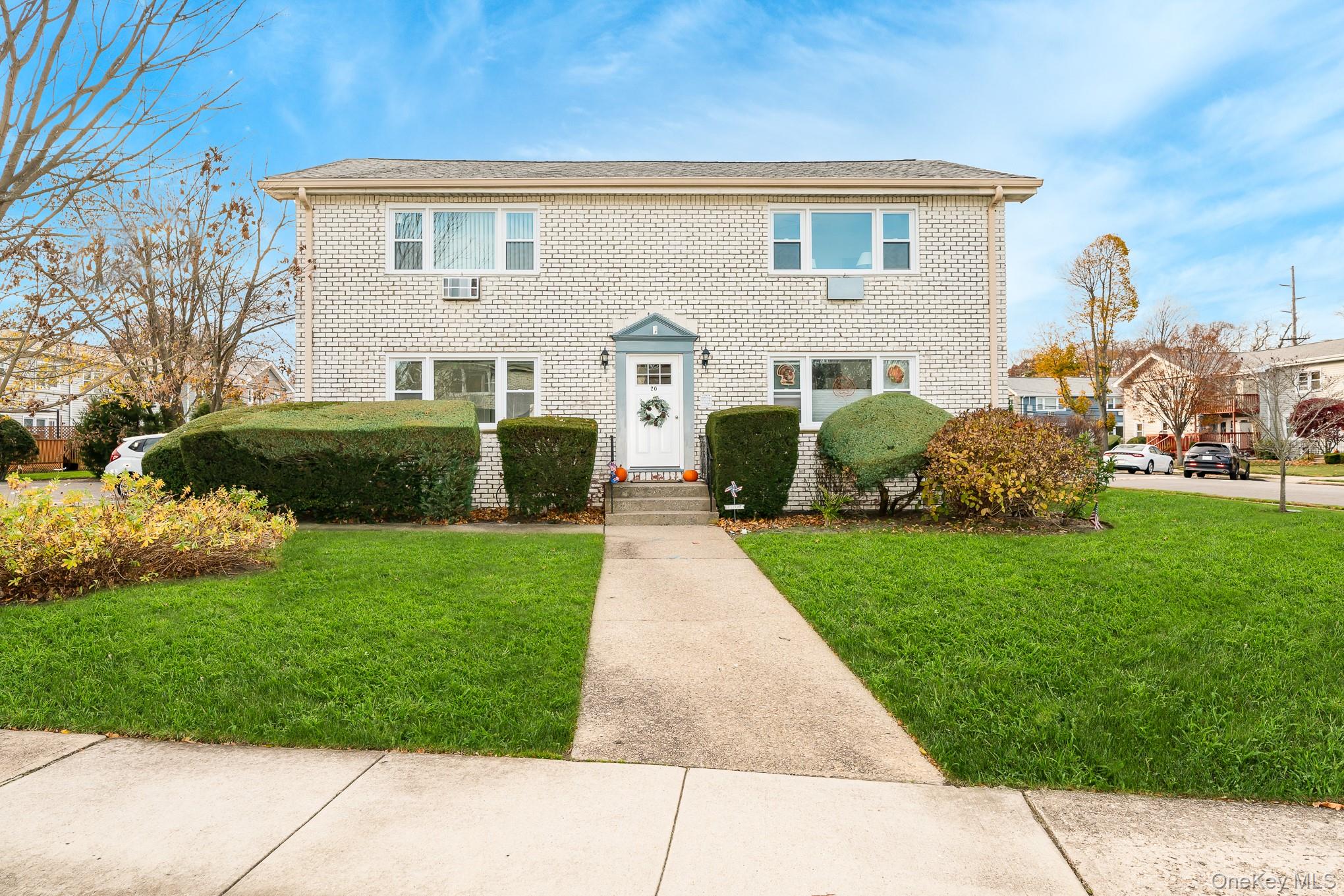 #1 photo, 20 Toehee Place, Islip , NY 11751